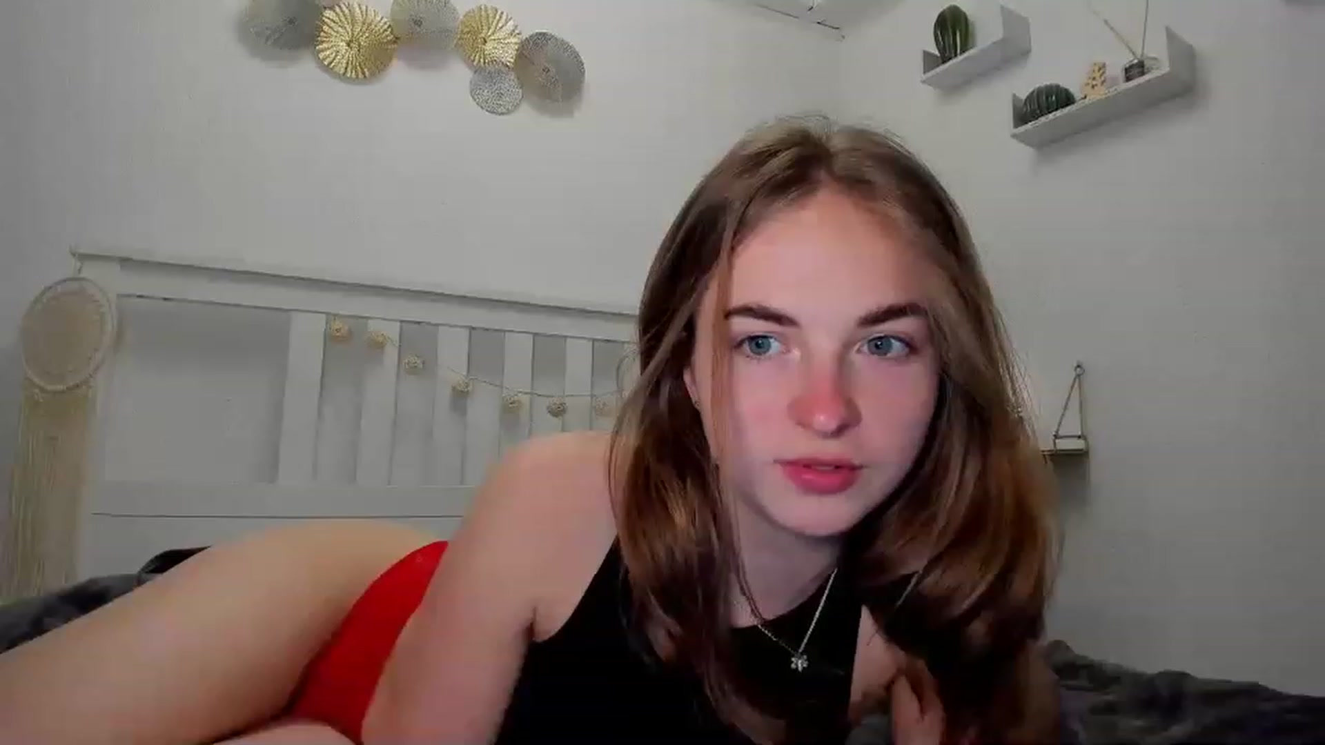 Gallery image thumbnail from Aliannaa's myfreecams stream on, 03/22/2023, 17:05 image 12 of 20