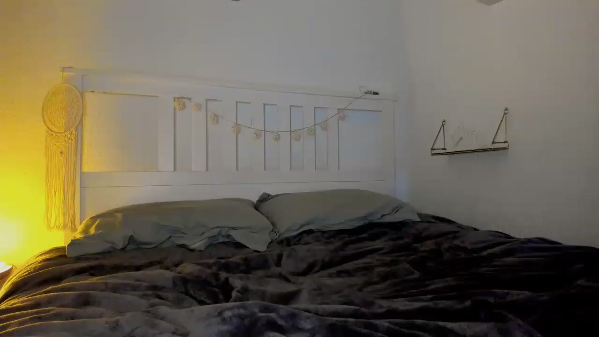 Gallery image thumbnail from Aliannaa's myfreecams stream on, 03/25/2023, 18:08 image 6 of 20
