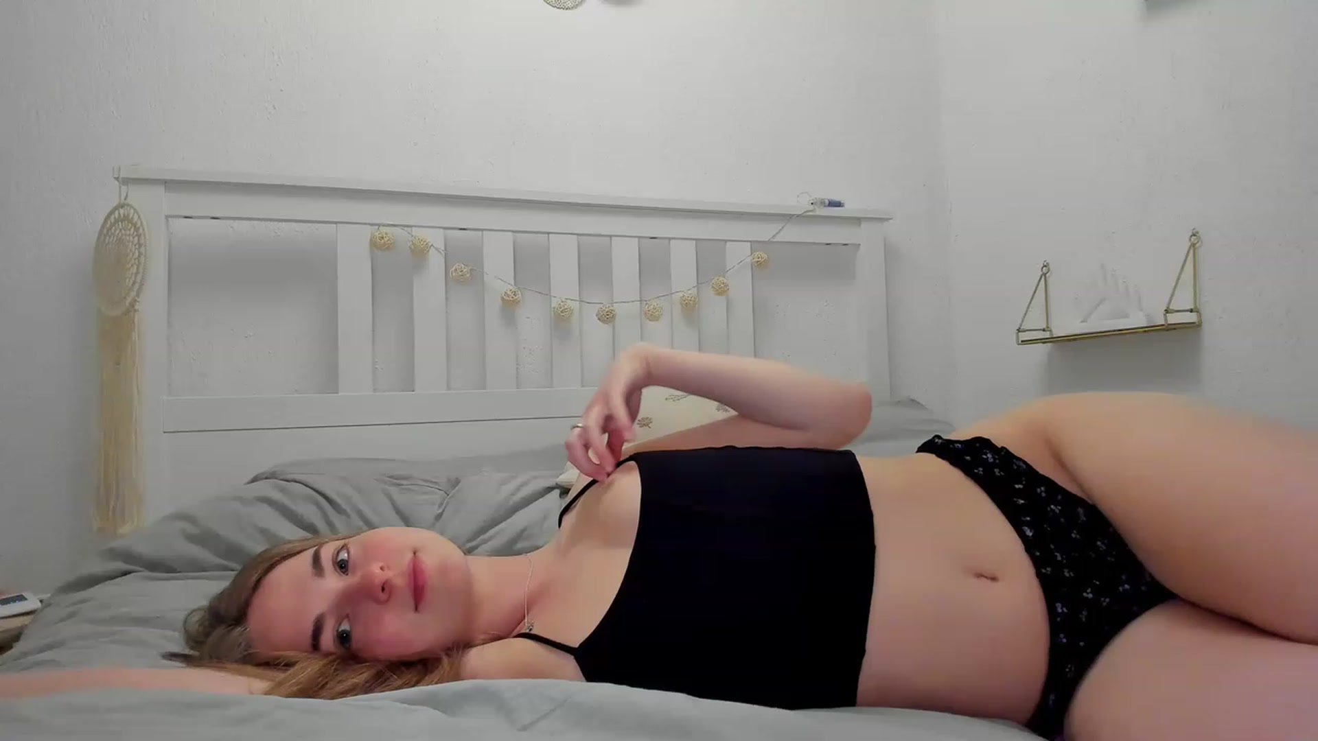 Gallery image thumbnail from Aliannaa's myfreecams stream on, 04/26/2023, 16:49 image 8 of 20