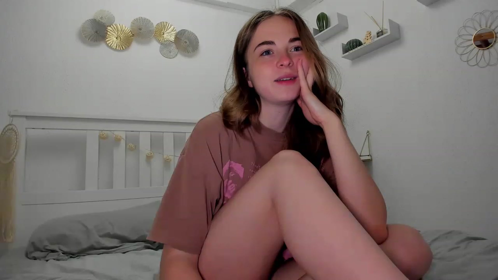 Gallery image thumbnail from Aliannaa's myfreecams stream on, 05/02/2023, 15:39 image 10 of 20