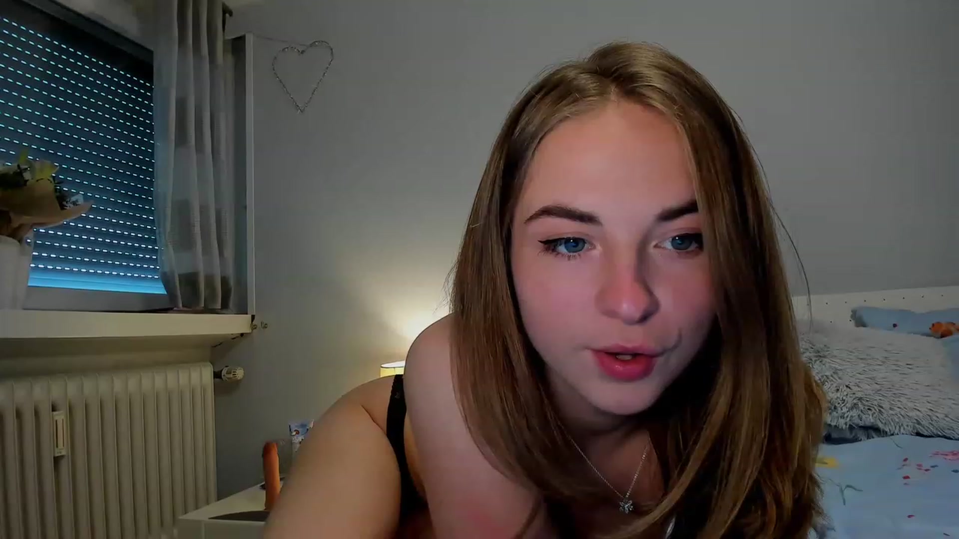 Gallery image thumbnail from Aliannaa's myfreecams stream on, 05/09/2023, 13:52 image 9 of 20