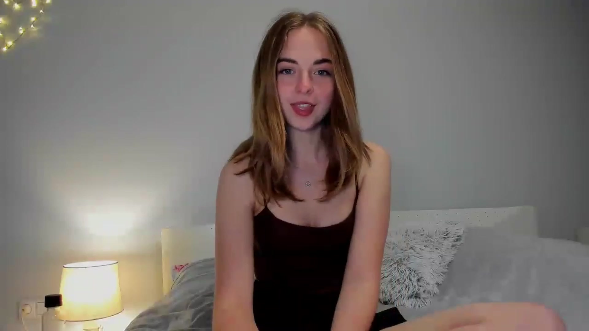 Gallery image thumbnail from Aliannaa's myfreecams stream on, 05/21/2023, 13:33 image 12 of 20