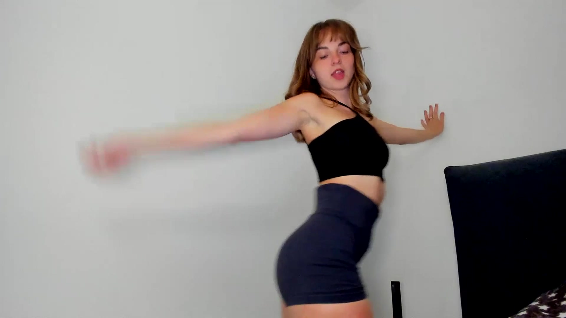 Gallery image thumbnail from Aliannaa's myfreecams stream on, 06/27/2023, 16:12 image 10 of 20