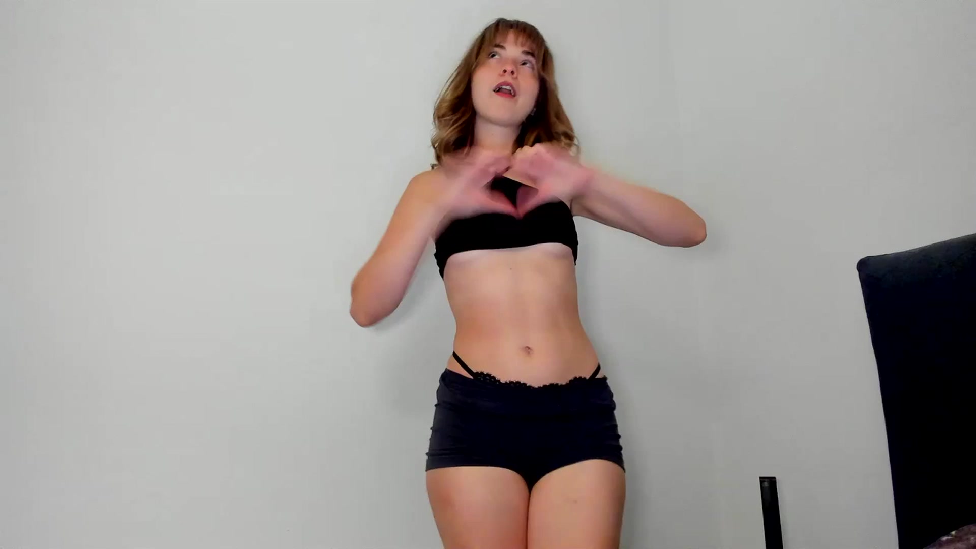 Gallery image thumbnail from Aliannaa's myfreecams stream on, 06/27/2023, 17:44 image 2 of 20