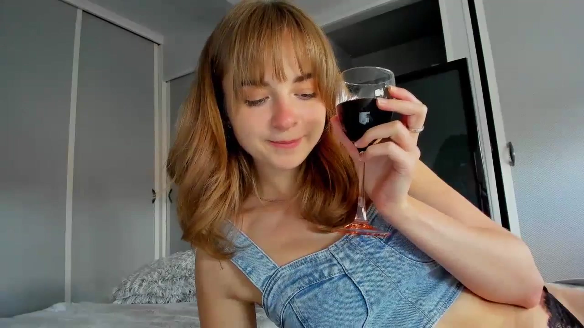 Gallery image thumbnail from Aliannaa's myfreecams stream on, 07/02/2023, 17:15 image 4 of 20