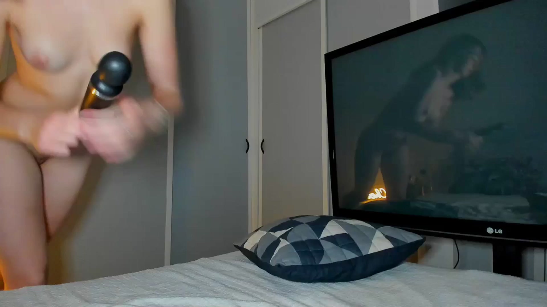 Gallery image thumbnail from Aliannaa's myfreecams stream on, 07/16/2023, 17:58 image 13 of 20