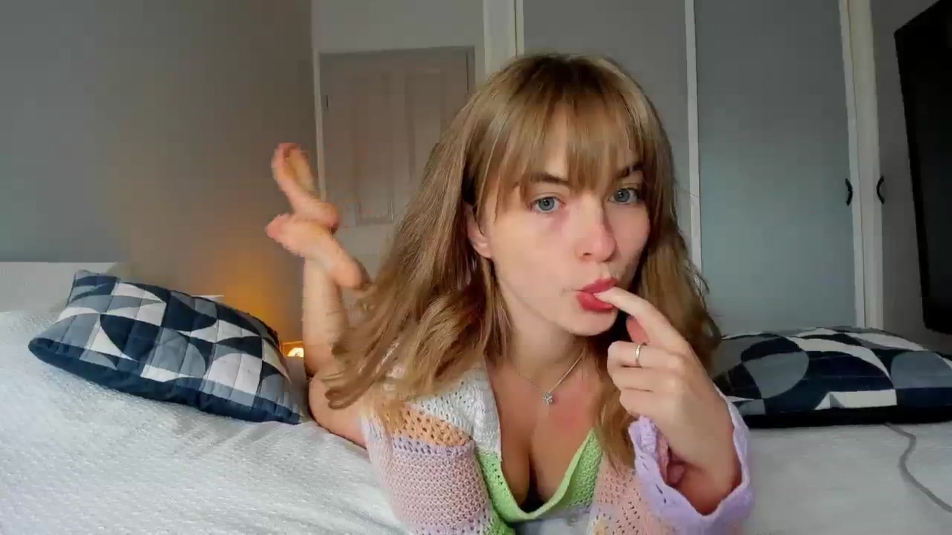 Gallery image thumbnail from Aliannaa's myfreecams stream on, 07/25/2023, 11:38 image 2 of 20