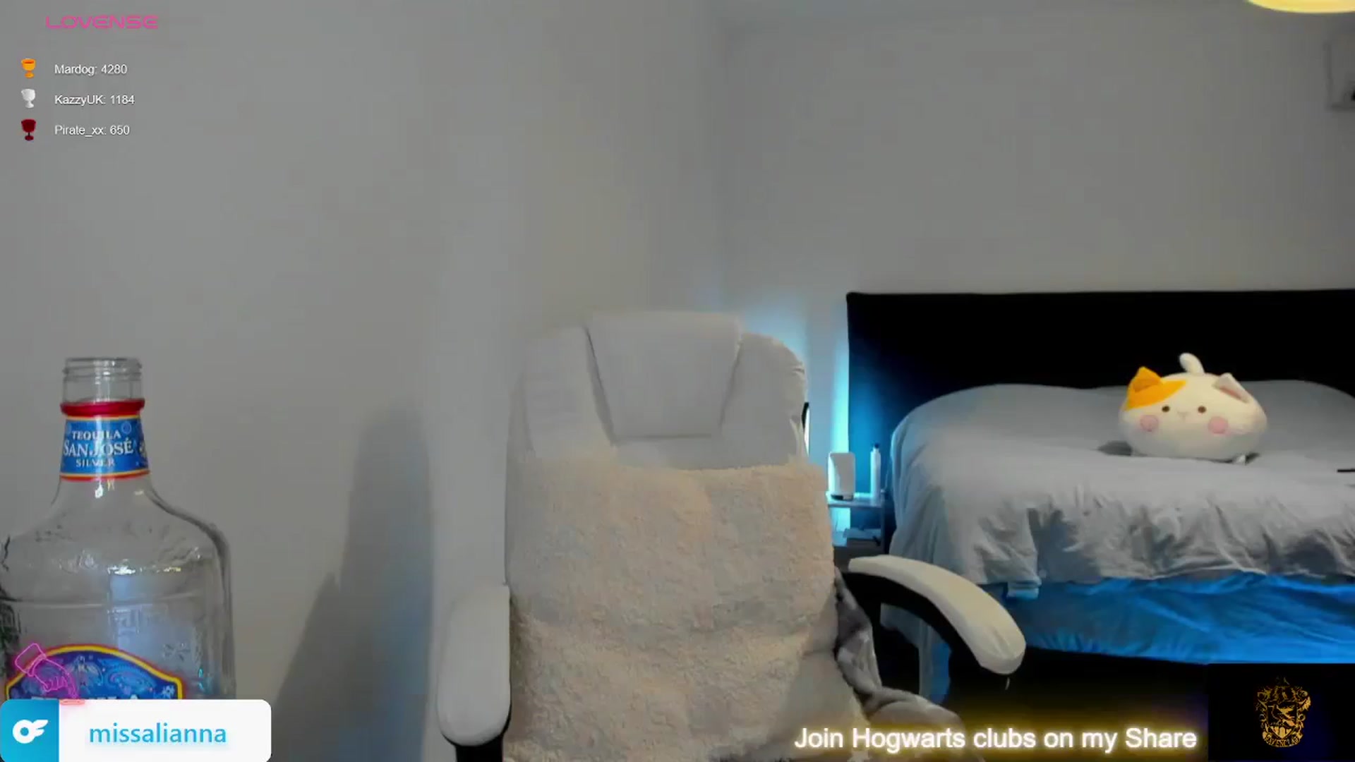 Gallery image thumbnail from Aliannaa's myfreecams stream on, 11/17/2023, 22:42 image 4 of 20