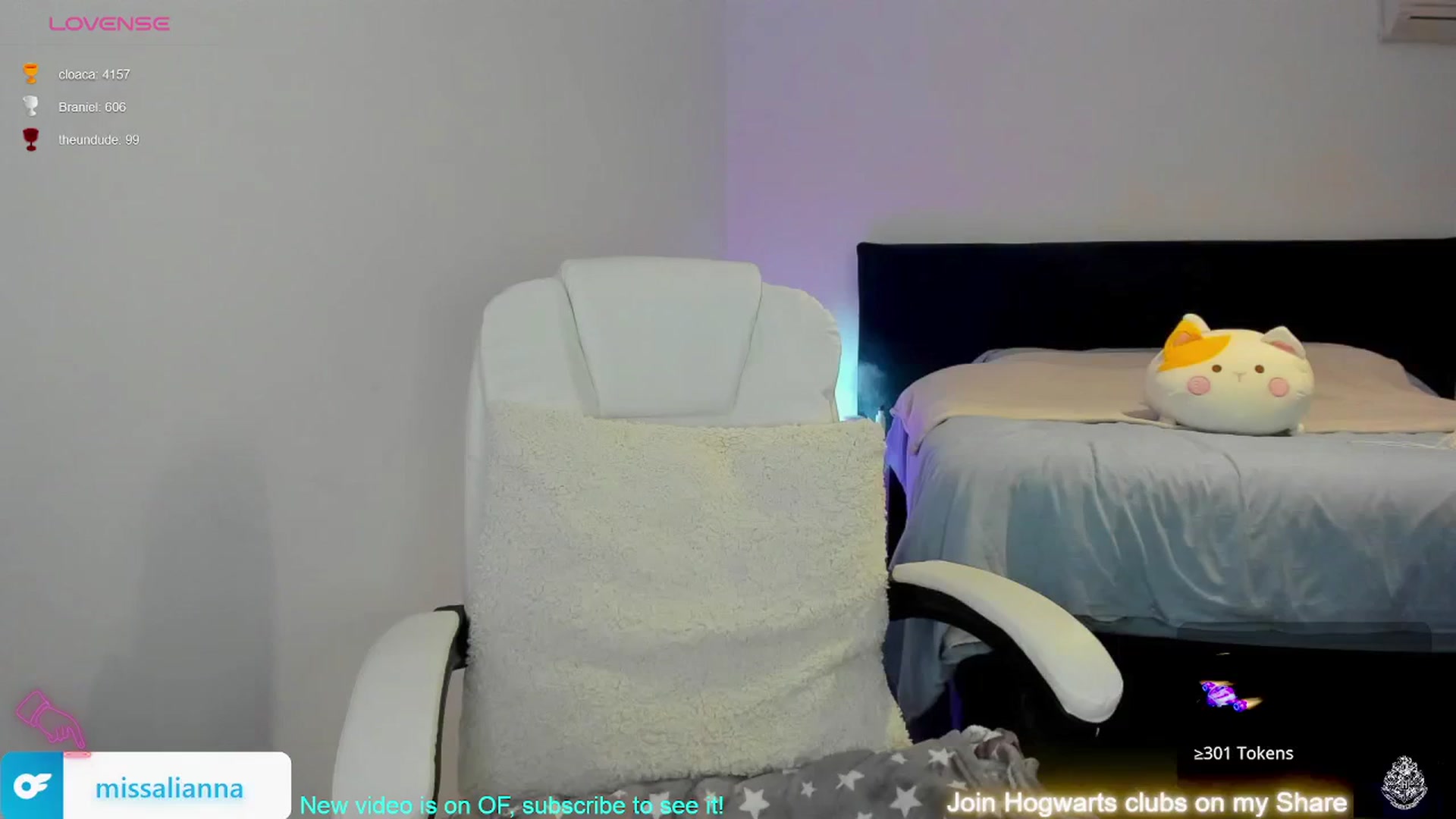 Gallery image thumbnail from Aliannaa's myfreecams stream on, 11/22/2023, 19:24 image 10 of 20