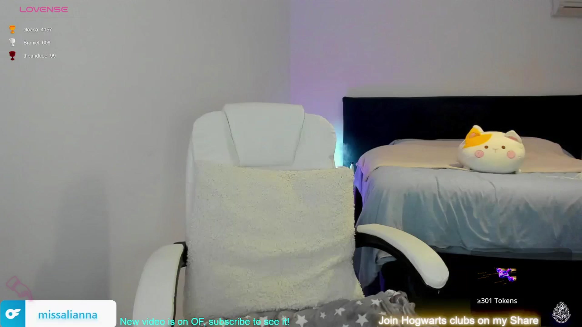 Gallery image thumbnail from Aliannaa's myfreecams stream on, 11/22/2023, 19:24 image 9 of 20