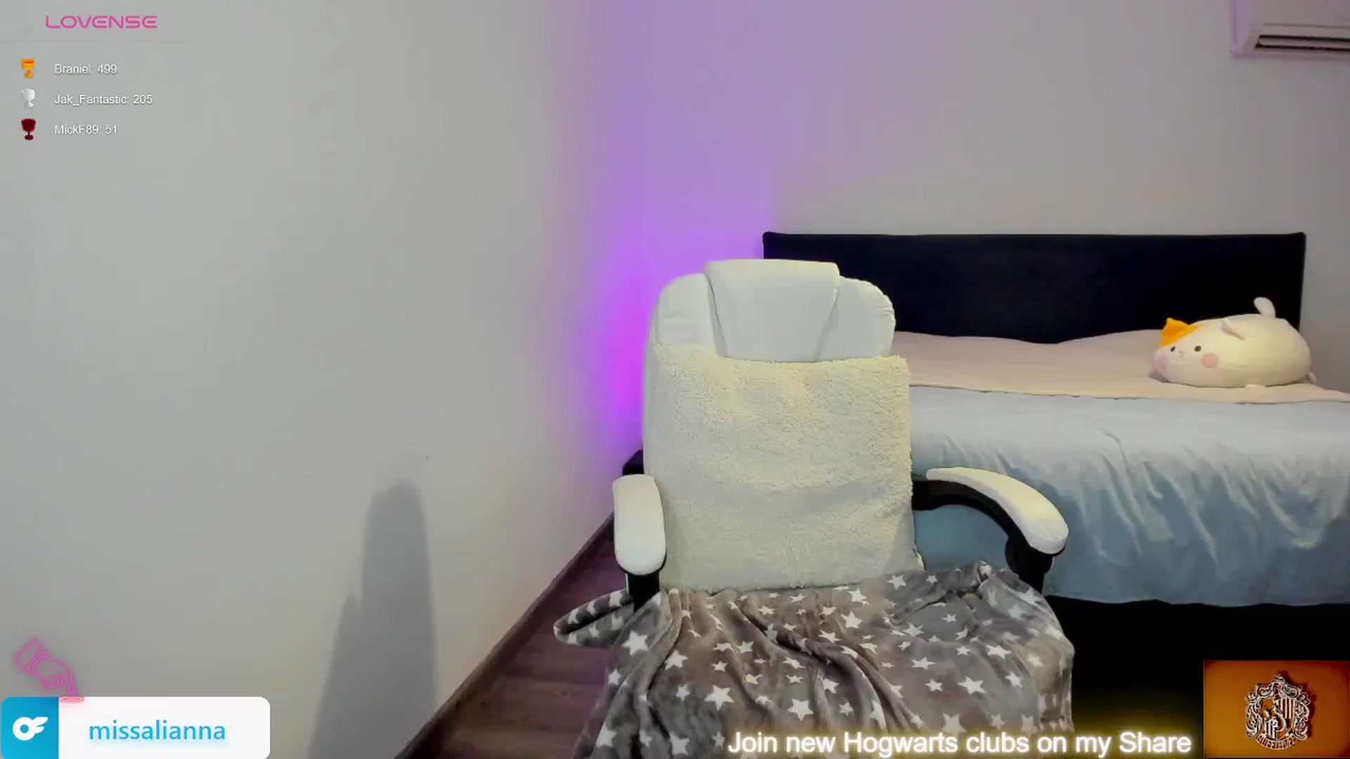 Gallery image thumbnail from Aliannaa's myfreecams stream on, 11/25/2023, 19:04 image 19 of 20