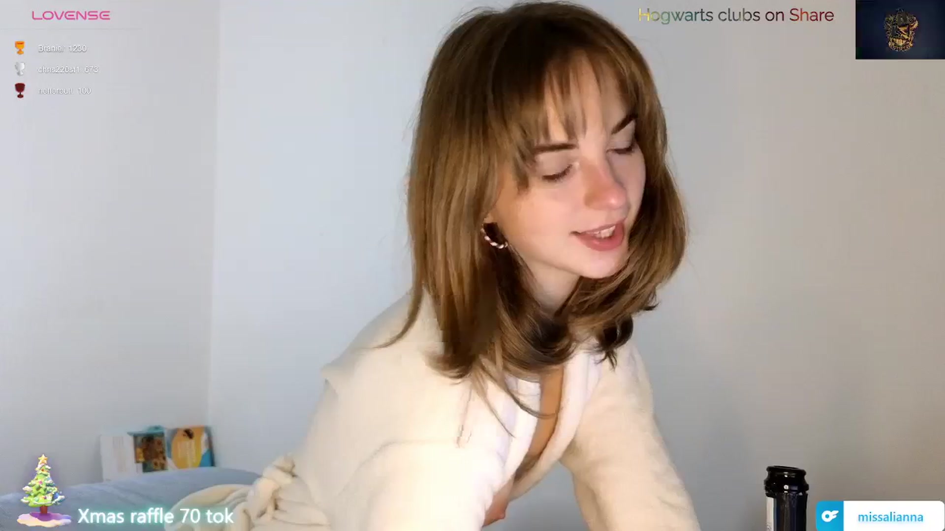 Gallery image thumbnail from Aliannaa's myfreecams stream on, 12/19/2023, 22:38 image 7 of 20