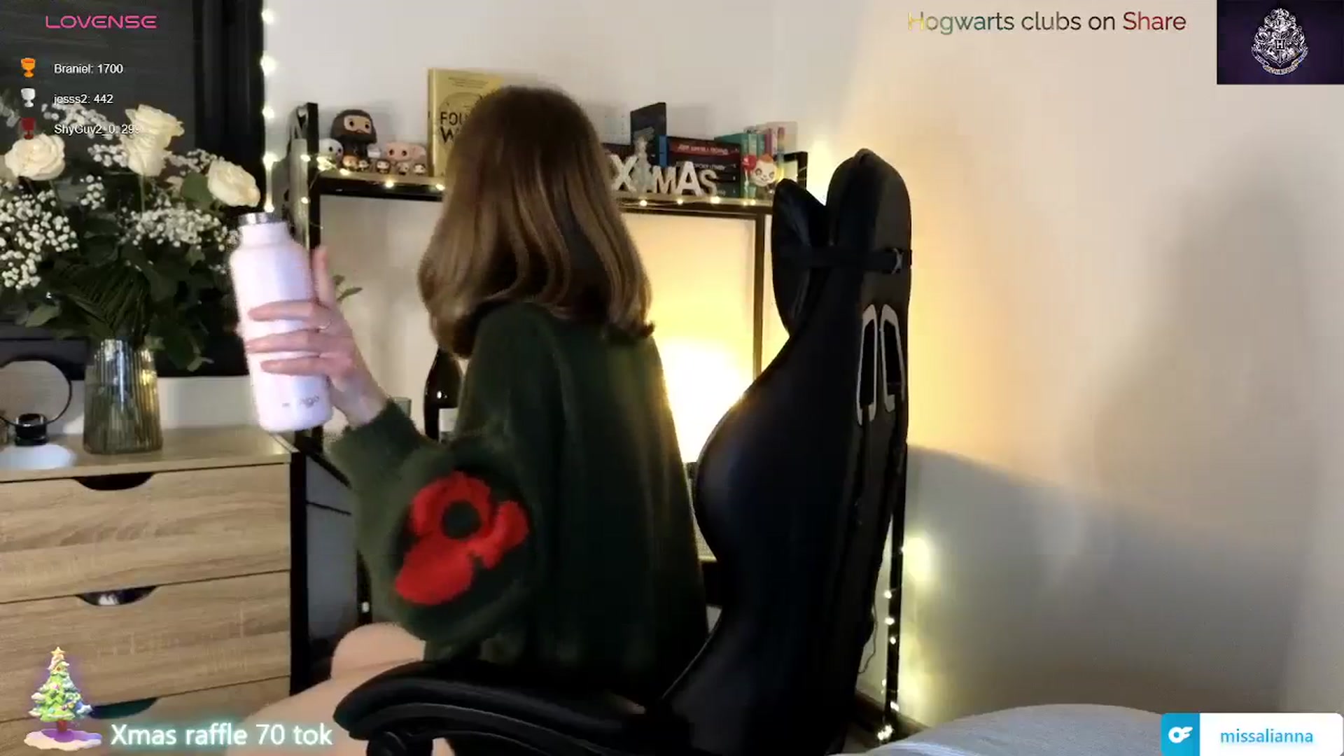 Gallery image thumbnail from Aliannaa's myfreecams stream on, 12/22/2023, 21:22 image 18 of 20