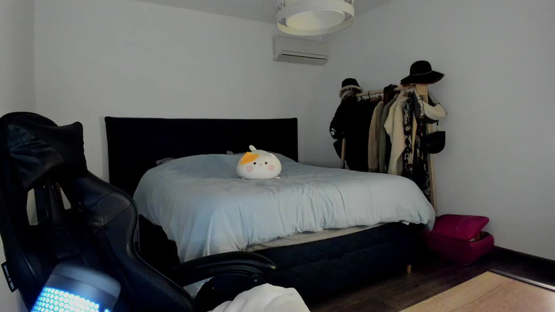 Gallery image thumbnail from Aliannaa's myfreecams stream on, 01/20/2024, 19:40 image 17 of 20