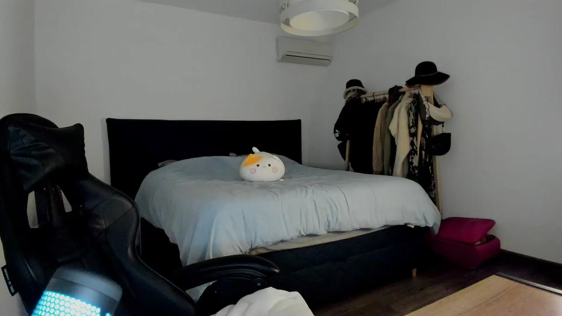 Gallery image thumbnail from Aliannaa's myfreecams stream on, 01/20/2024, 19:40 image 18 of 20