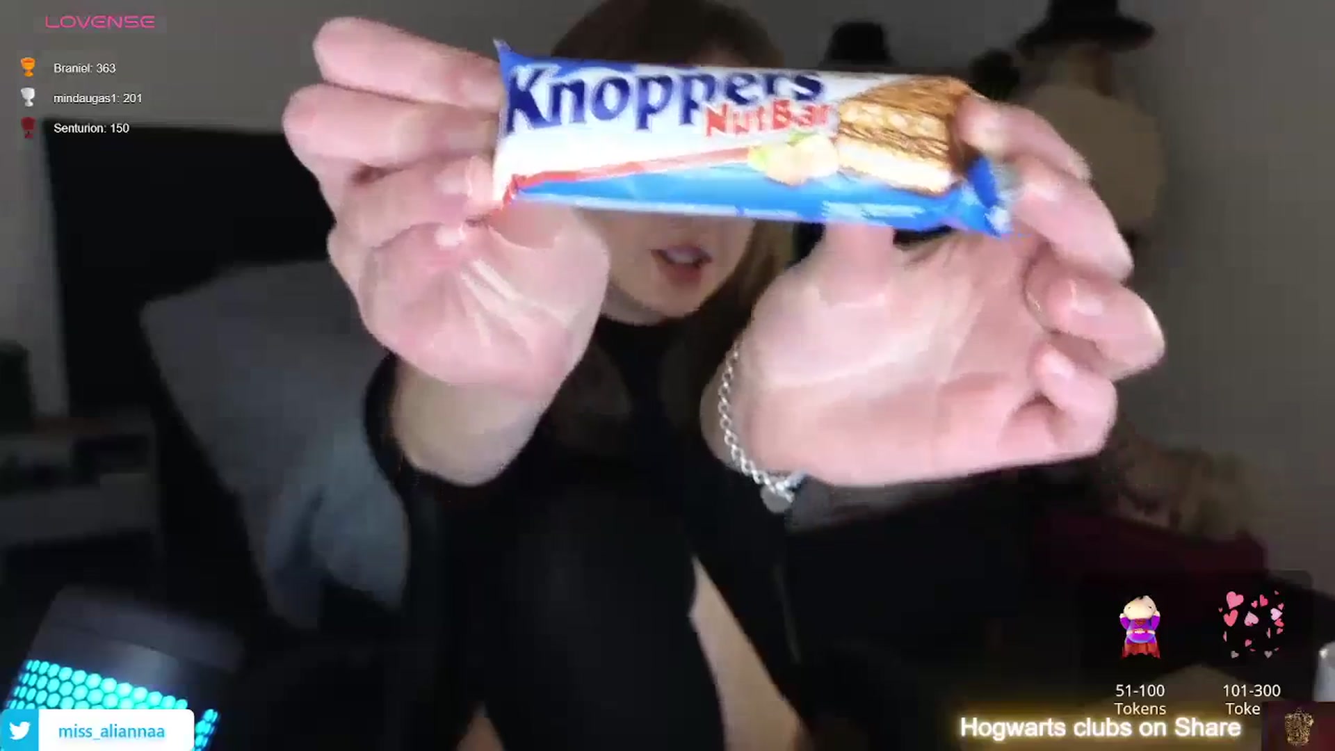 Gallery image thumbnail from Aliannaa's myfreecams stream on, 01/25/2024, 20:19 image 3 of 20