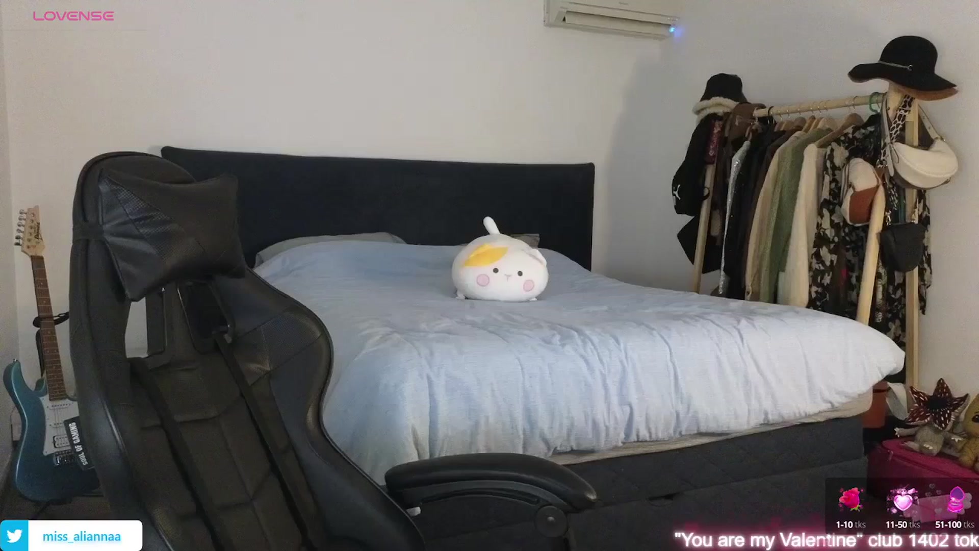 Gallery image thumbnail from Aliannaa's myfreecams stream on, 02/03/2024, 15:51 image 17 of 20