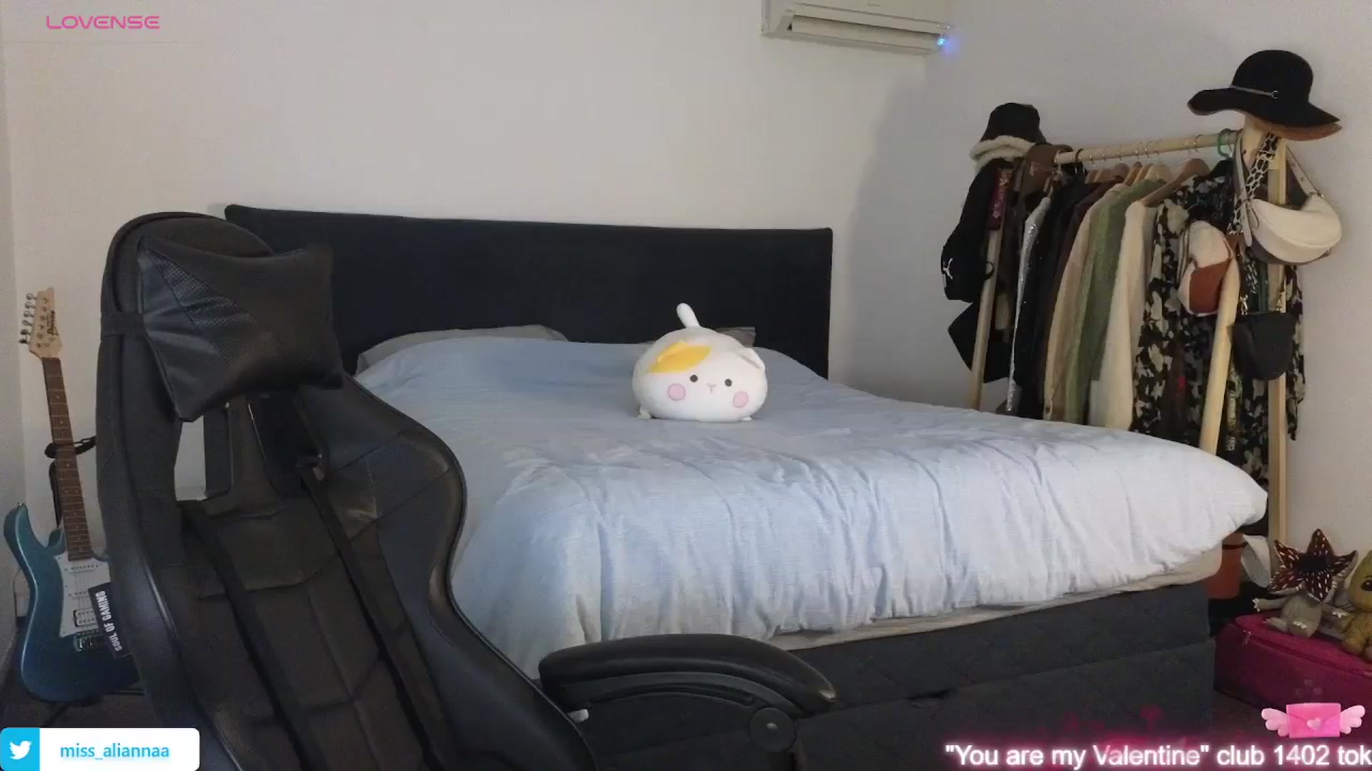 Gallery image thumbnail from Aliannaa's myfreecams stream on, 02/03/2024, 15:51 image 18 of 20