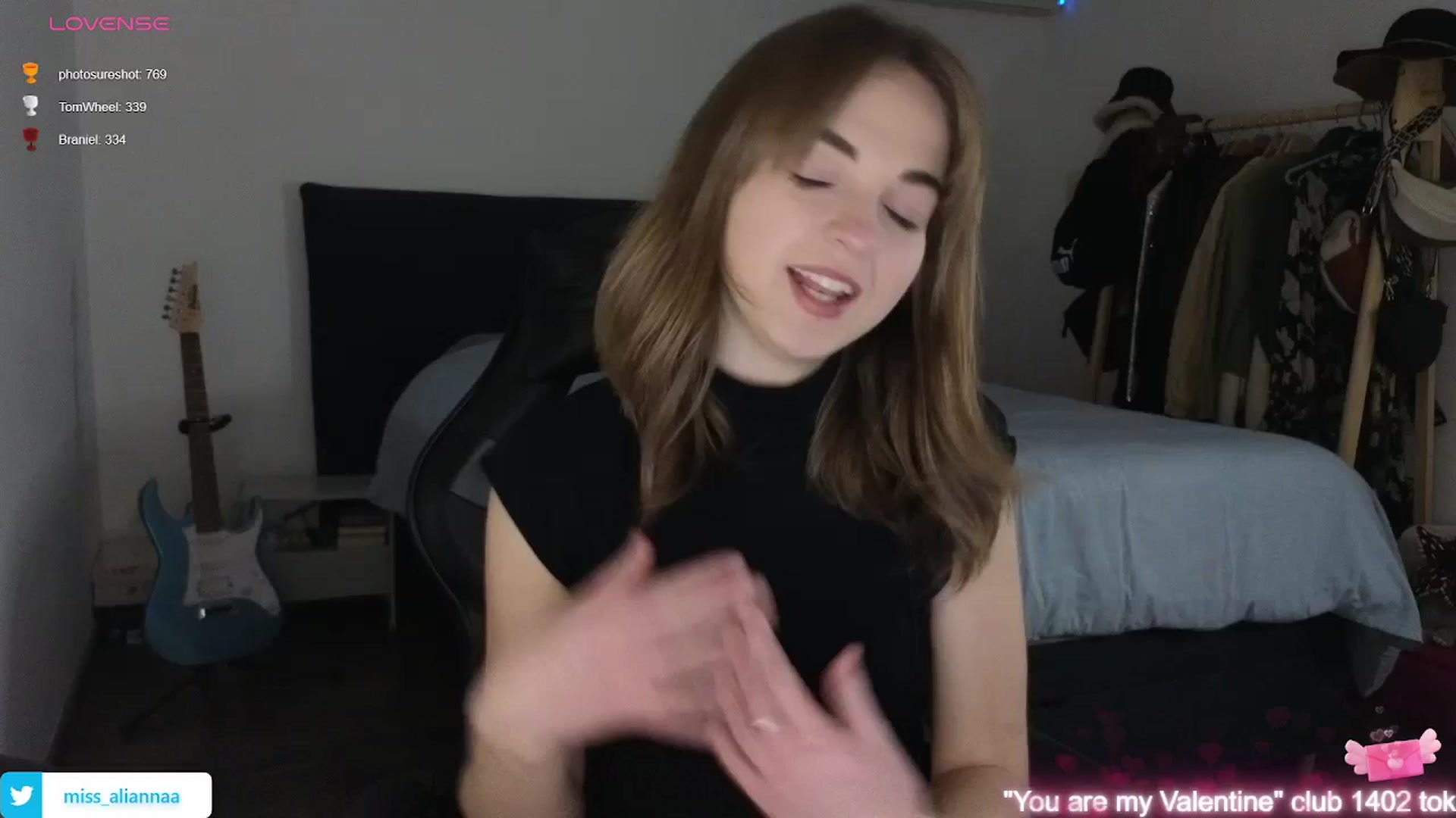 Gallery image thumbnail from Aliannaa's myfreecams stream on, 02/06/2024, 20:35 image 13 of 20