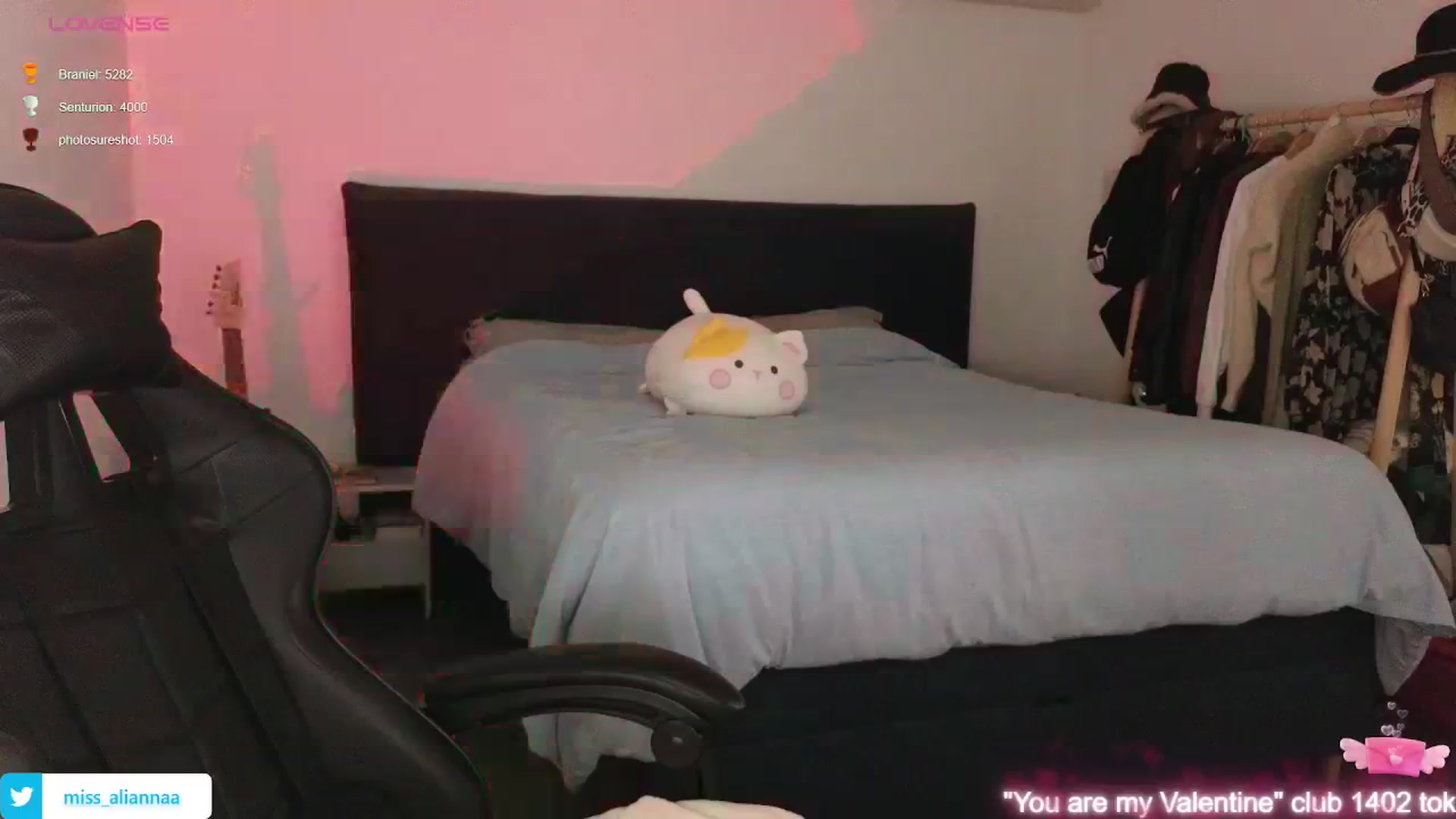 Gallery image thumbnail from Aliannaa's myfreecams stream on, 02/08/2024, 22:42 image 2 of 20