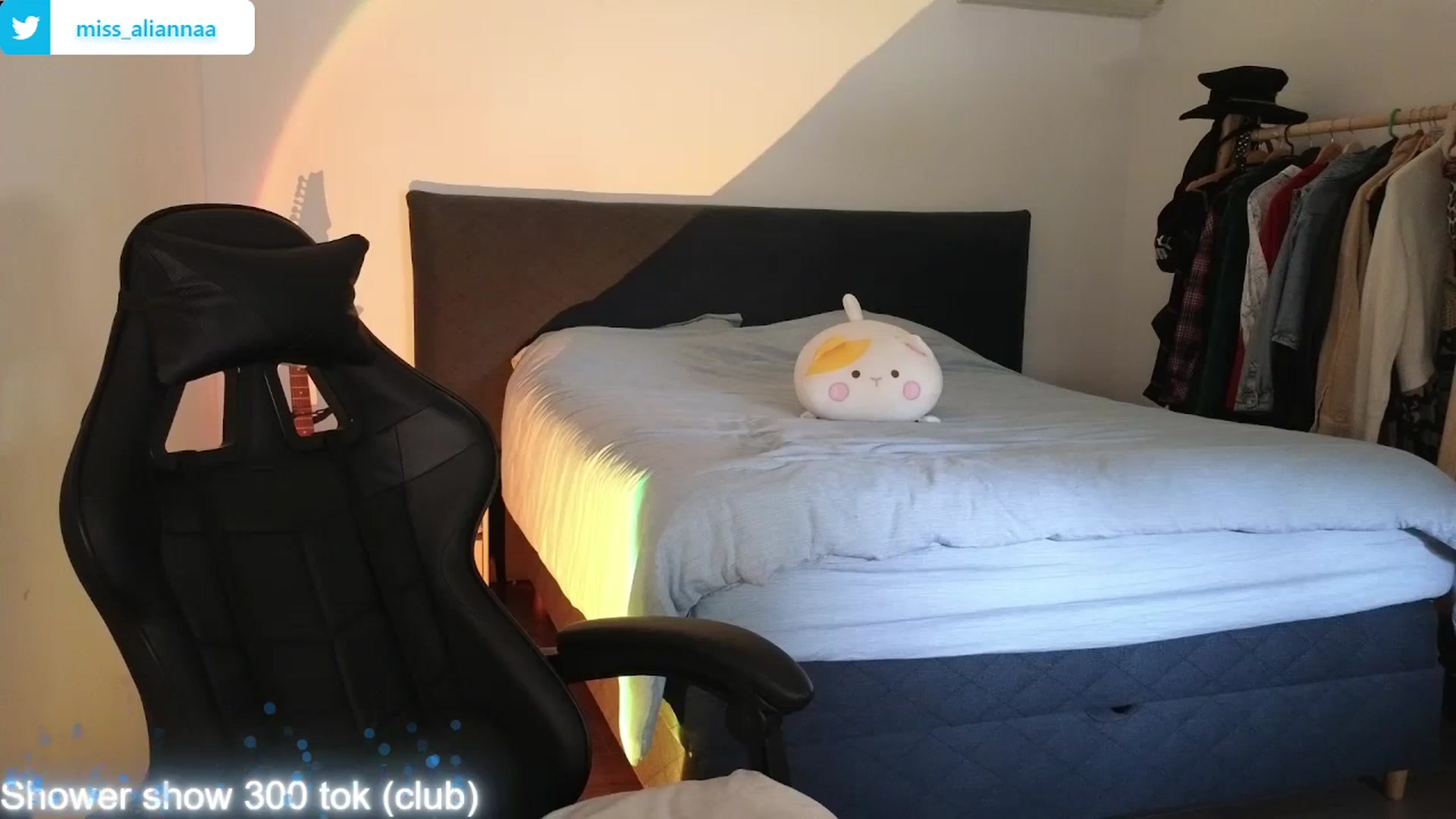 Gallery image thumbnail from Aliannaa's myfreecams stream on, 03/17/2024, 17:18 image 4 of 20