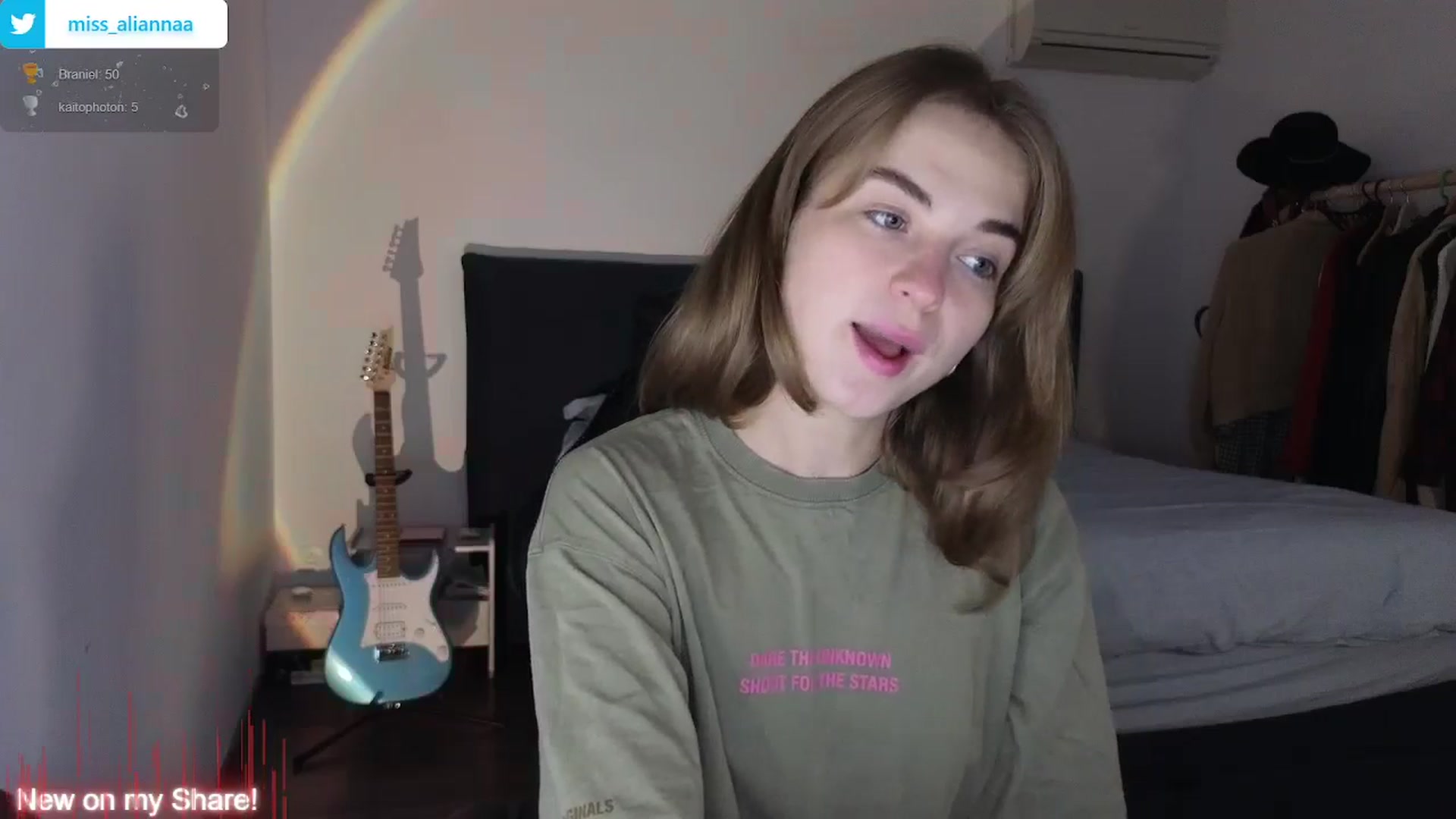 Gallery image thumbnail from Aliannaa's myfreecams stream on, 05/02/2024, 17:31 image 16 of 20