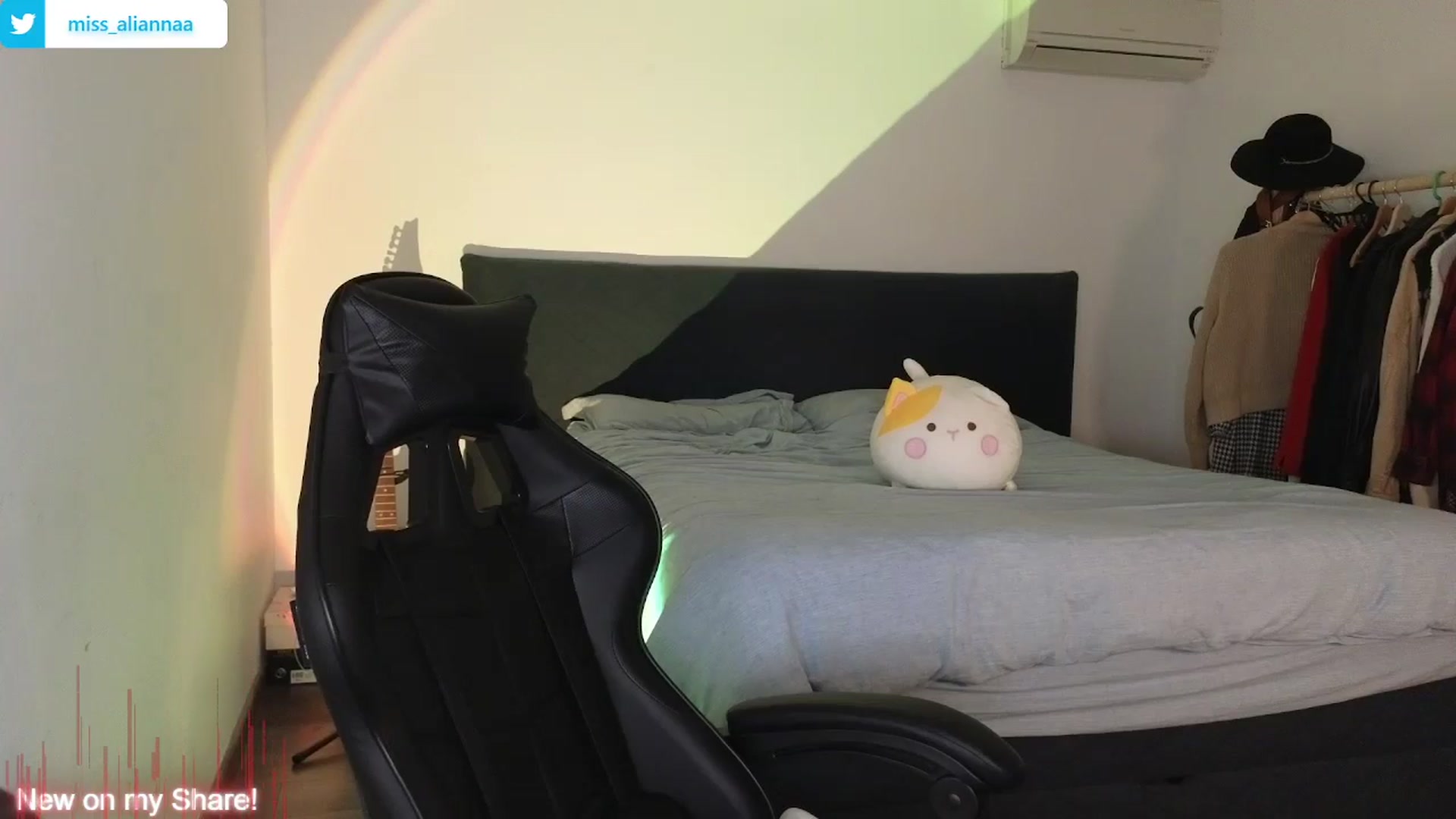 Gallery image thumbnail from Aliannaa's myfreecams stream on, 05/02/2024, 17:31 image 7 of 20
