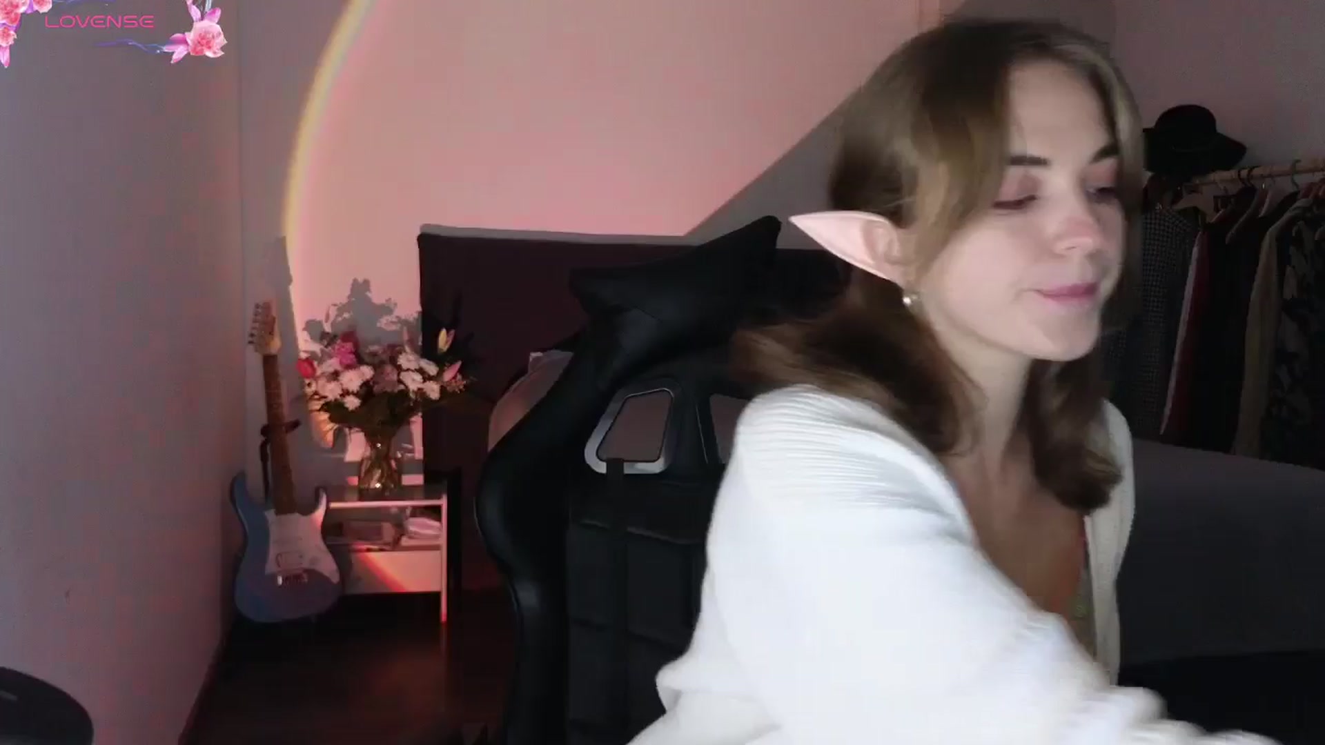 Gallery image thumbnail from Aliannaa's myfreecams stream on, 05/03/2024, 18:41 image 3 of 20