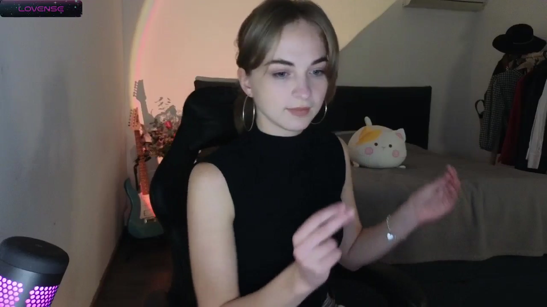 Gallery image thumbnail from Aliannaa's myfreecams stream on, 05/05/2024, 18:10 image 7 of 20