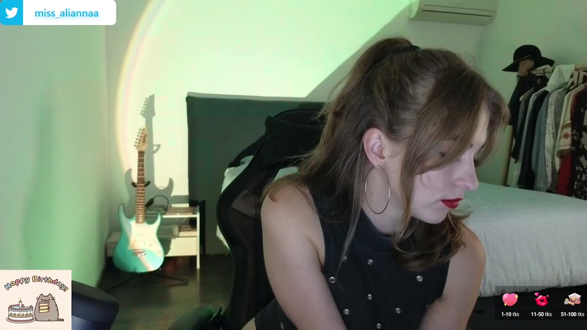 Gallery image thumbnail from Aliannaa's myfreecams stream on, 05/27/2024, 18:40 image 11 of 20