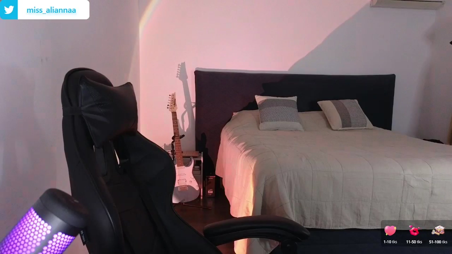 Gallery image thumbnail from Aliannaa's myfreecams stream on, 06/13/2024, 21:23 image 17 of 20