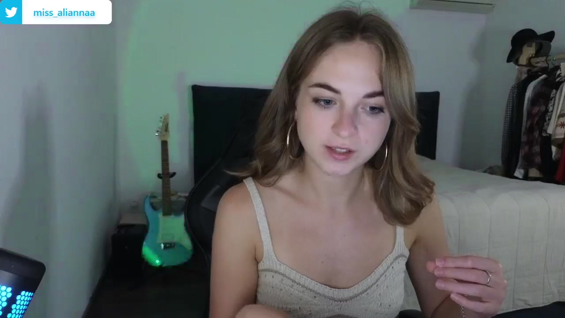 Gallery image thumbnail from Aliannaa's myfreecams stream on, 07/03/2024, 21:25 image 6 of 20