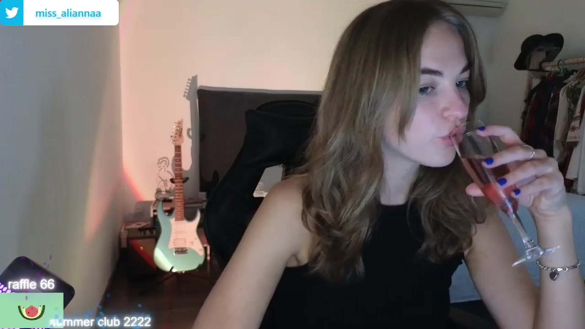 Gallery image thumbnail from Aliannaa's myfreecams stream on, 08/08/2024, 21:23 image 6 of 20