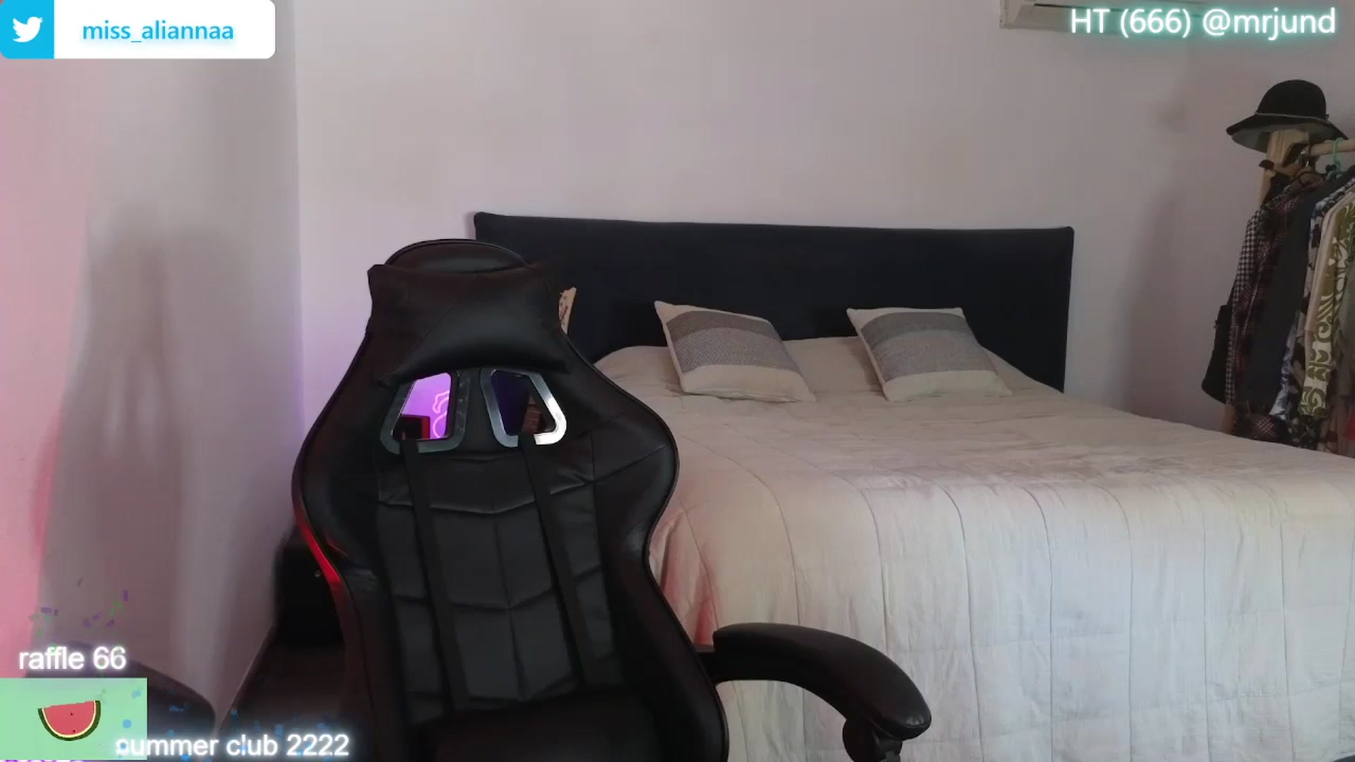 Gallery image thumbnail from Aliannaa's myfreecams stream on, 08/18/2024, 20:16 image 4 of 20