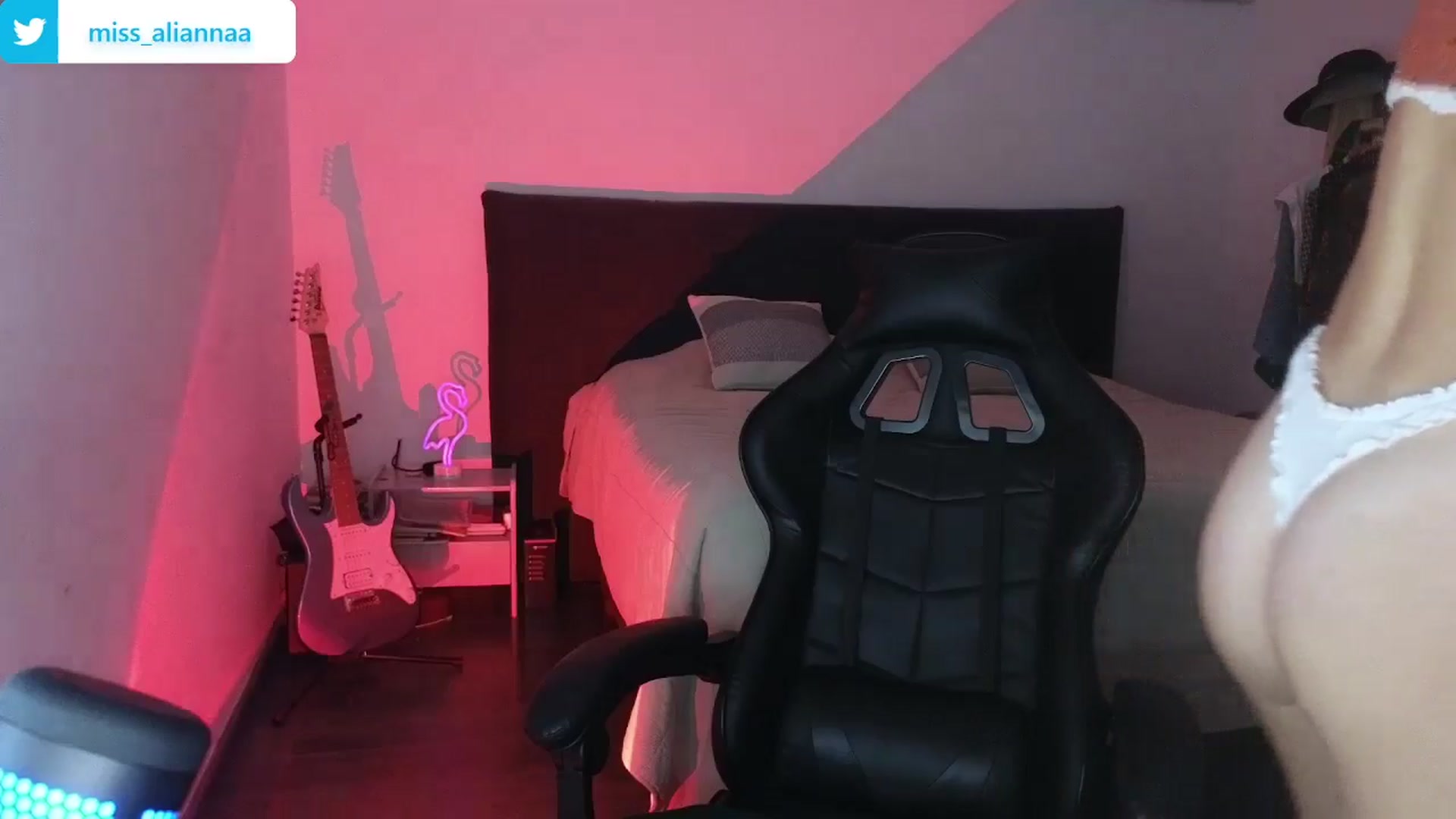Gallery image thumbnail from Aliannaa's myfreecams stream on, 08/27/2024, 18:38 image 3 of 20