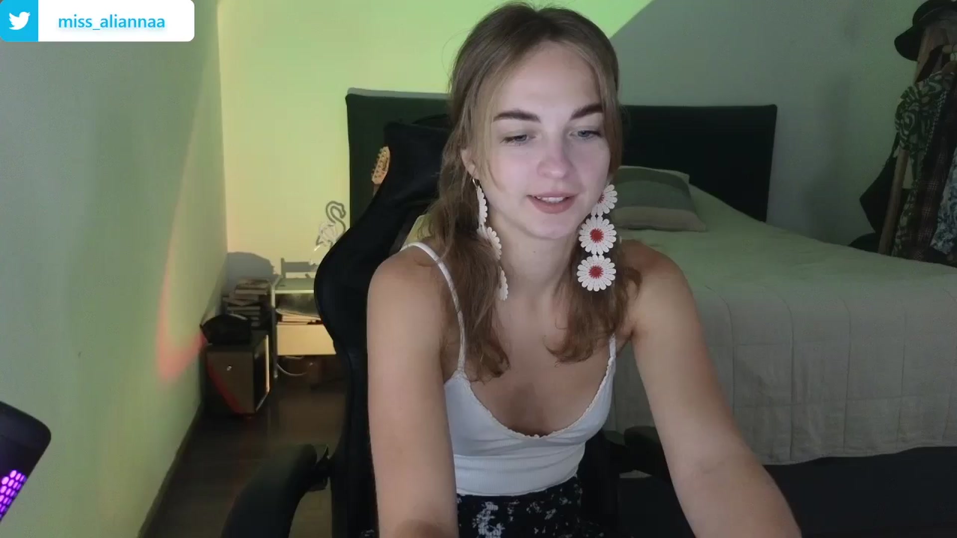 Gallery image thumbnail from Aliannaa's myfreecams stream on, 09/04/2024, 14:35 image 2 of 20