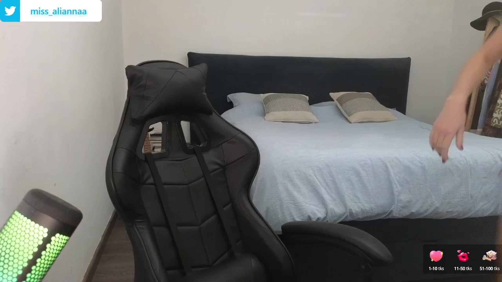 Gallery image thumbnail from Aliannaa's myfreecams stream on, 09/14/2024, 12:29 image 15 of 20