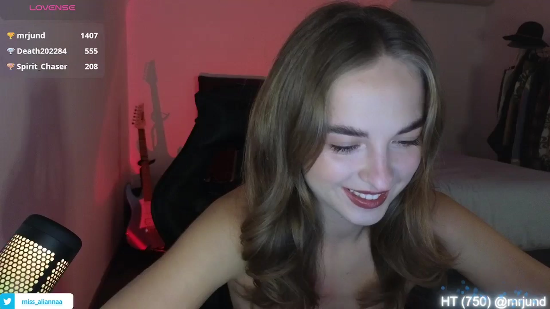 Gallery image thumbnail from Aliannaa's myfreecams stream on, 09/21/2024, 20:28 image 10 of 20