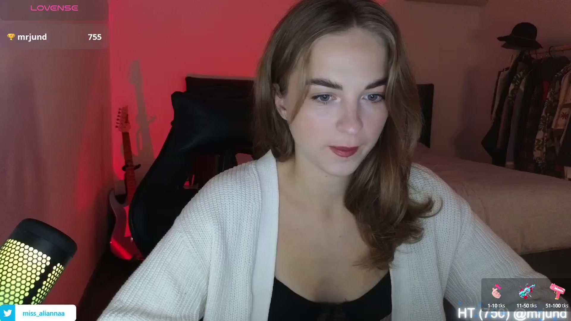 Gallery image thumbnail from Aliannaa's myfreecams stream on, 09/21/2024, 20:28 image 3 of 20