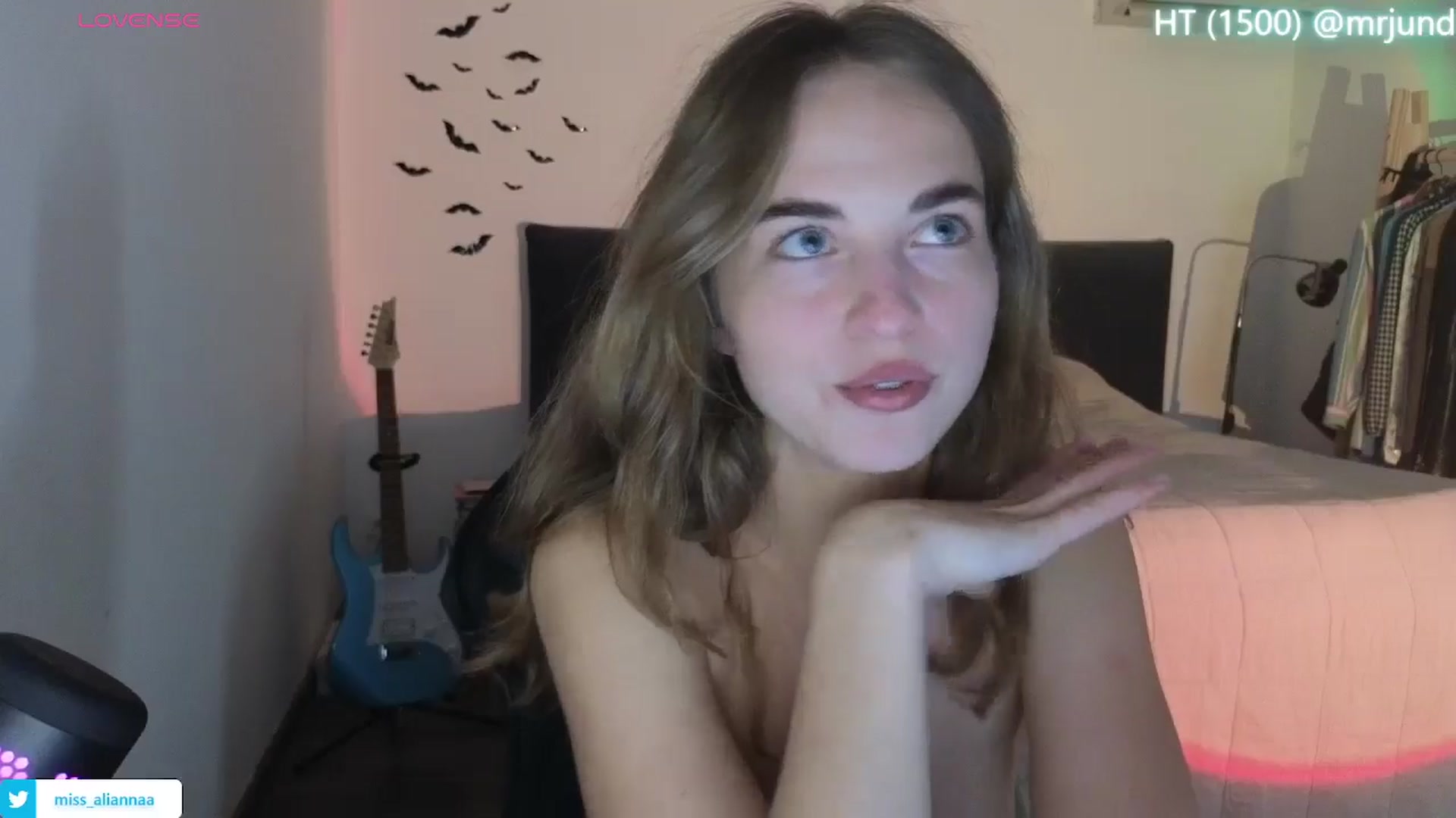 Gallery image thumbnail from Aliannaa's myfreecams stream on, 11/13/2024, 22:25 image 19 of 20