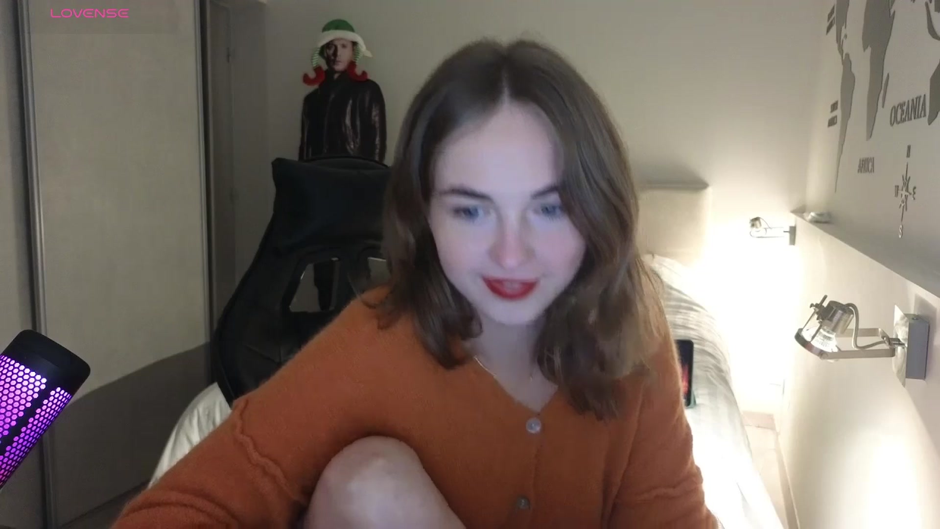 Gallery image thumbnail from Aliannaa's myfreecams stream on, 12/16/2024, 21:39 image 18 of 20
