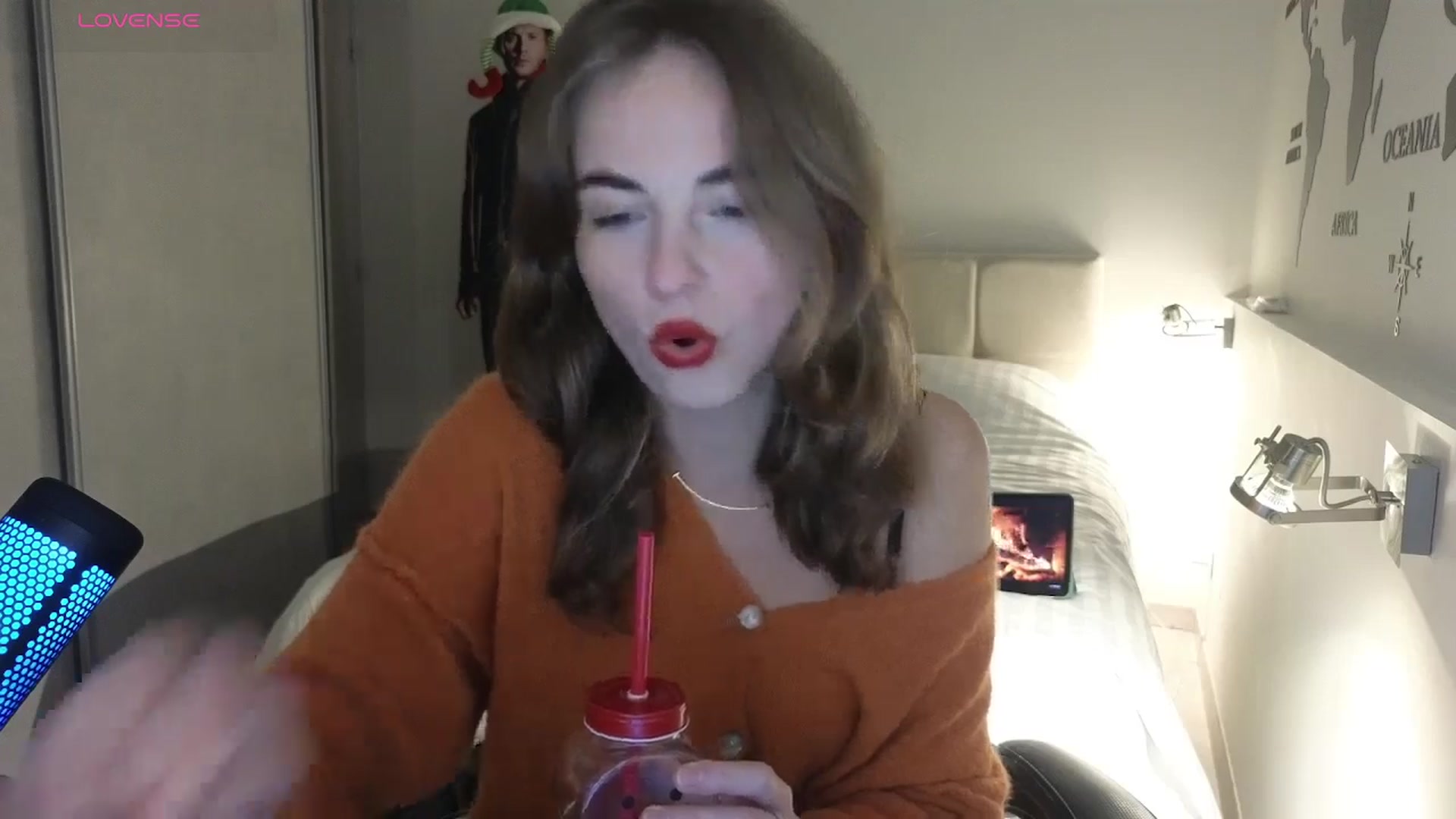 Gallery image thumbnail from Aliannaa's myfreecams stream on, 12/16/2024, 21:39 image 10 of 20