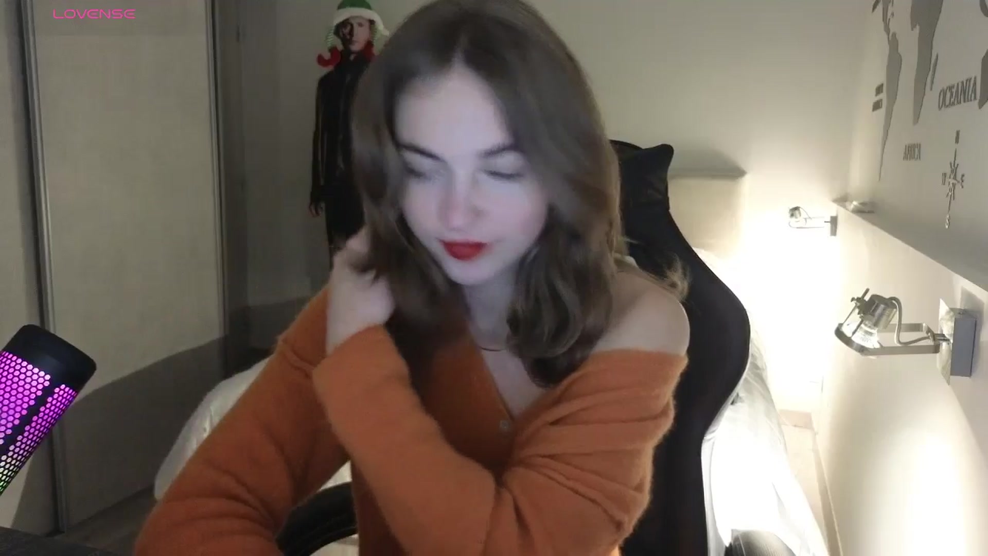 Gallery image thumbnail from Aliannaa's myfreecams stream on, 12/16/2024, 21:39 image 2 of 20