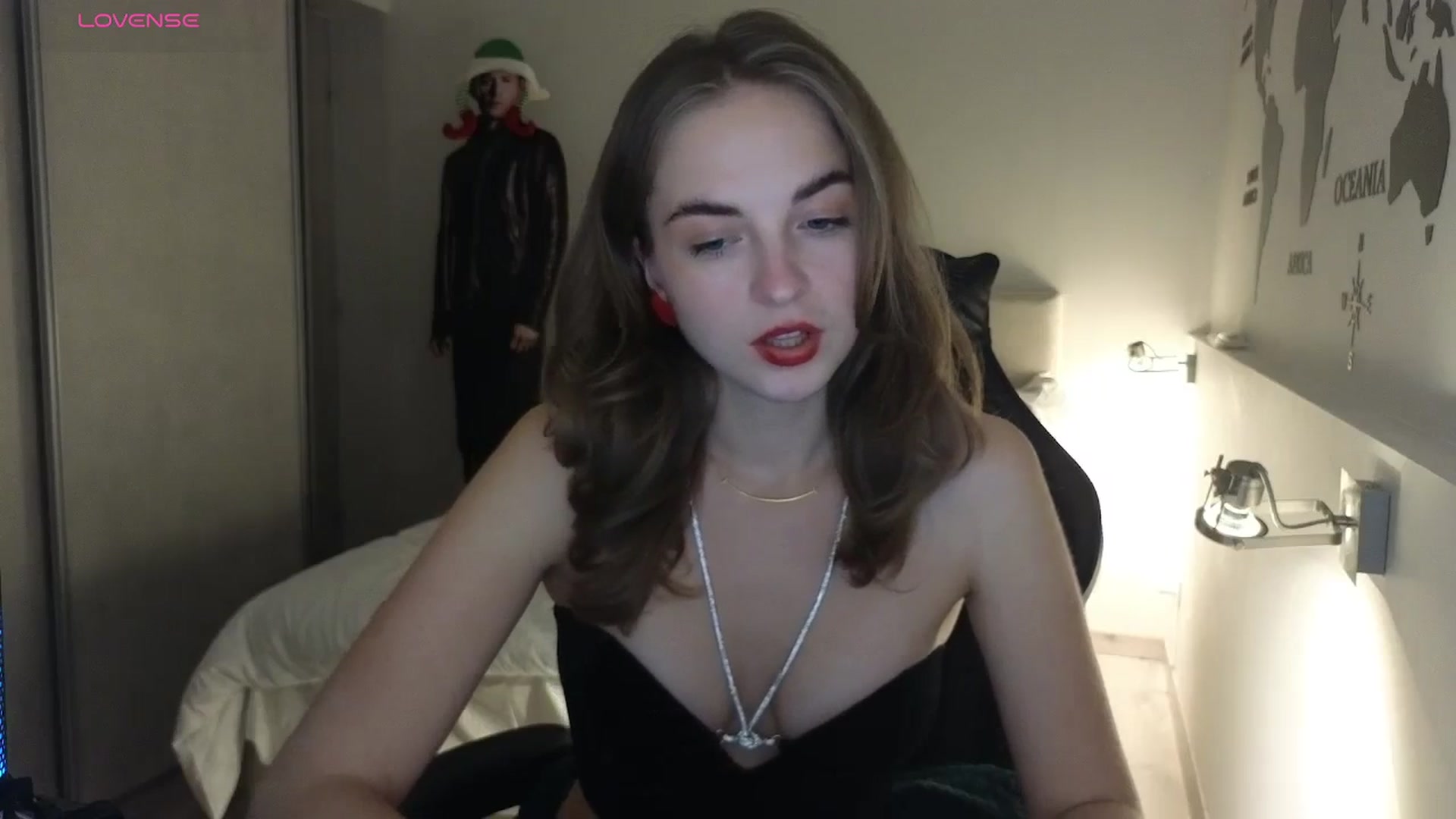 Gallery image thumbnail from Aliannaa's myfreecams stream on, 12/20/2024, 21:06 image 19 of 20