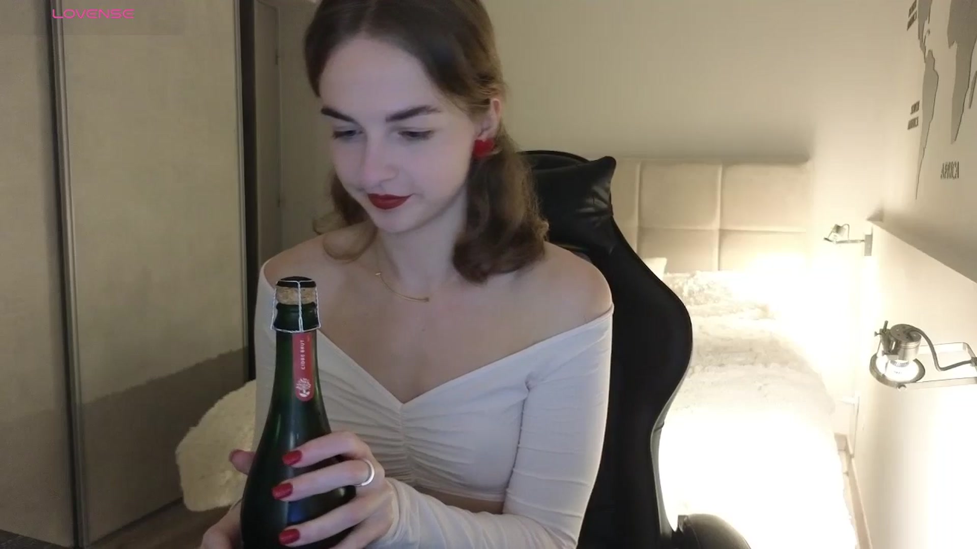 Gallery image thumbnail from Aliannaa's myfreecams stream on, 02/04/2025, 21:09 image 2 of 20