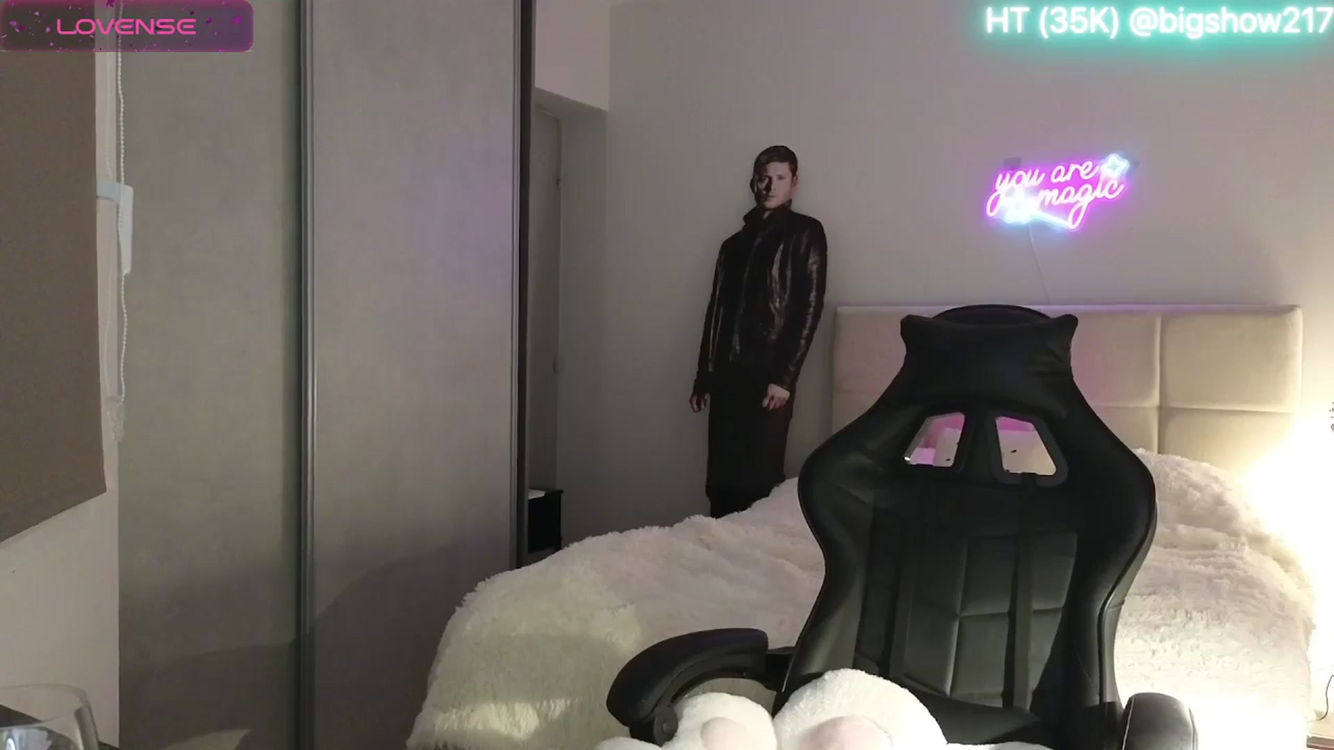 Gallery image thumbnail from Aliannaa's myfreecams stream on, 03/31/2025, 20:46 image 15 of 20