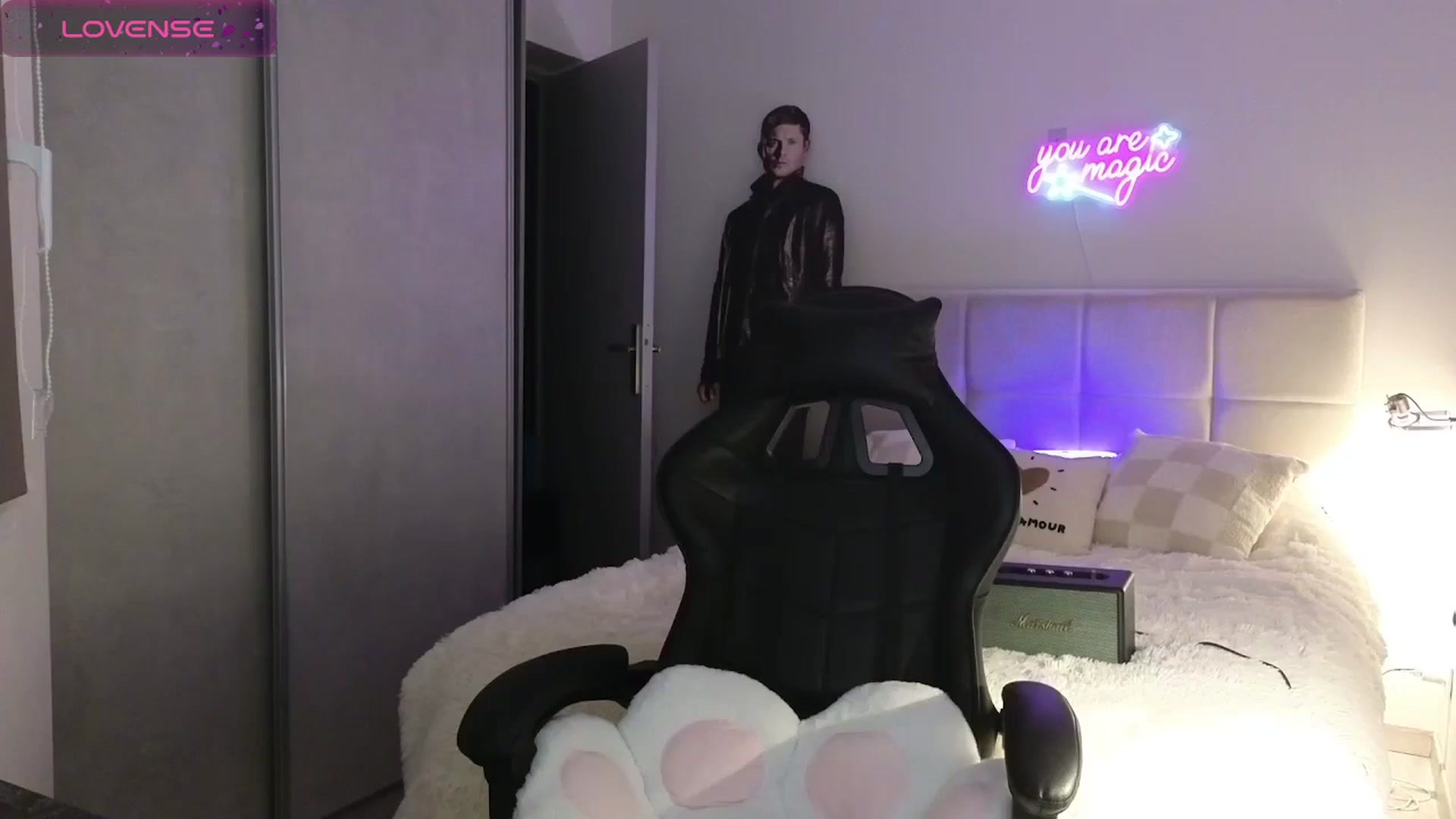 Gallery image thumbnail from Aliannaa's myfreecams stream on, 05/06/2025, 22:39 image 10 of 20