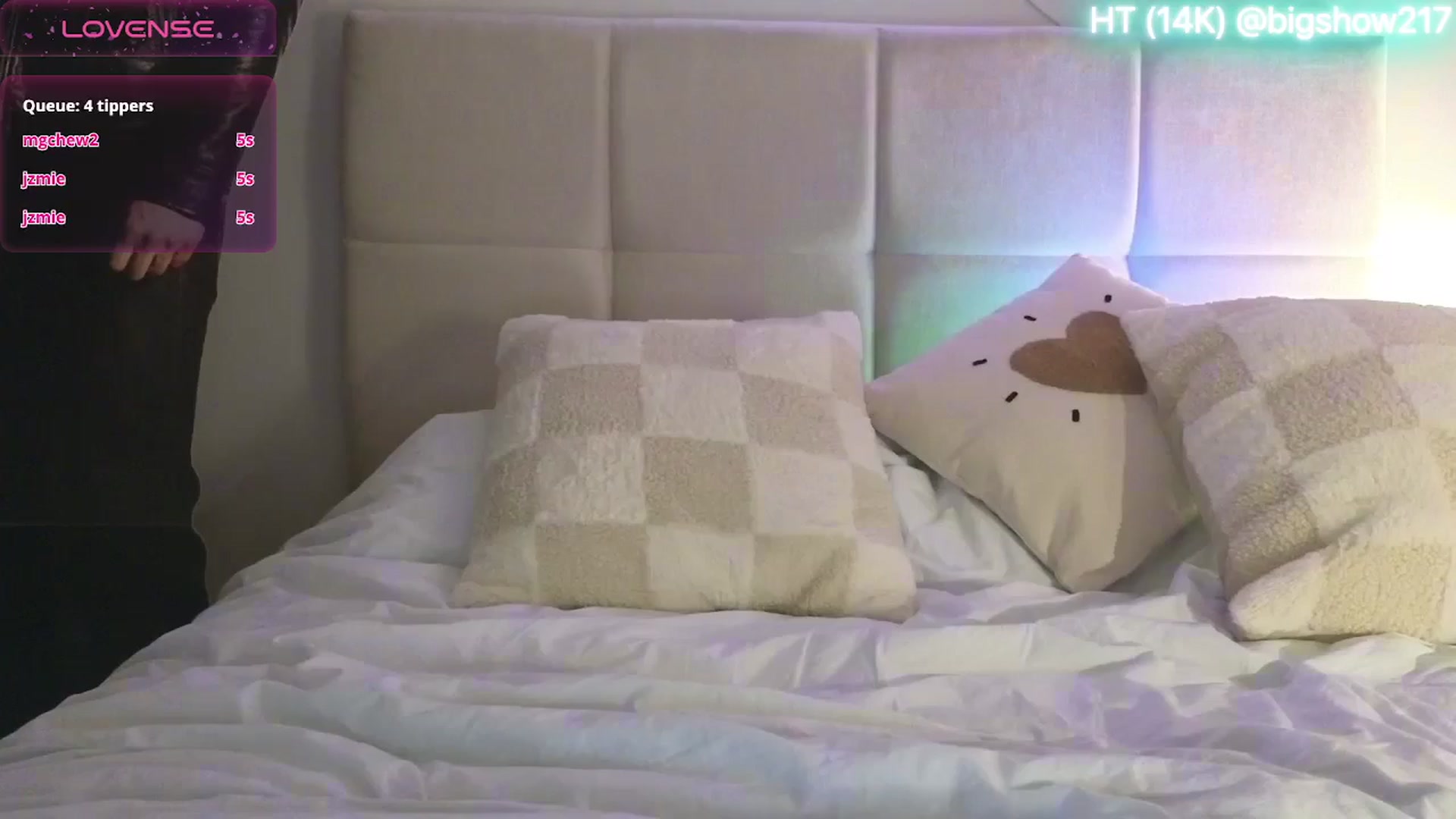 Gallery image thumbnail from Aliannaa's myfreecams stream on, 05/10/2025, 01:14 image 1 of 20