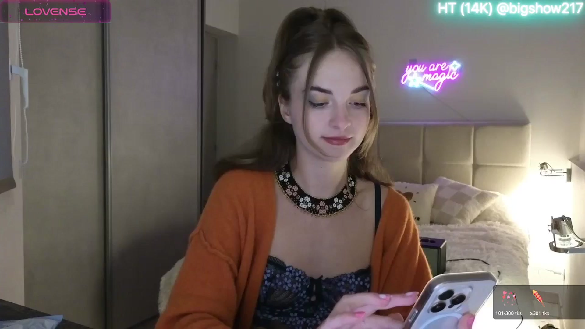 Gallery image thumbnail from Aliannaa's myfreecams stream on, 05/15/2025, 22:09 image 3 of 20