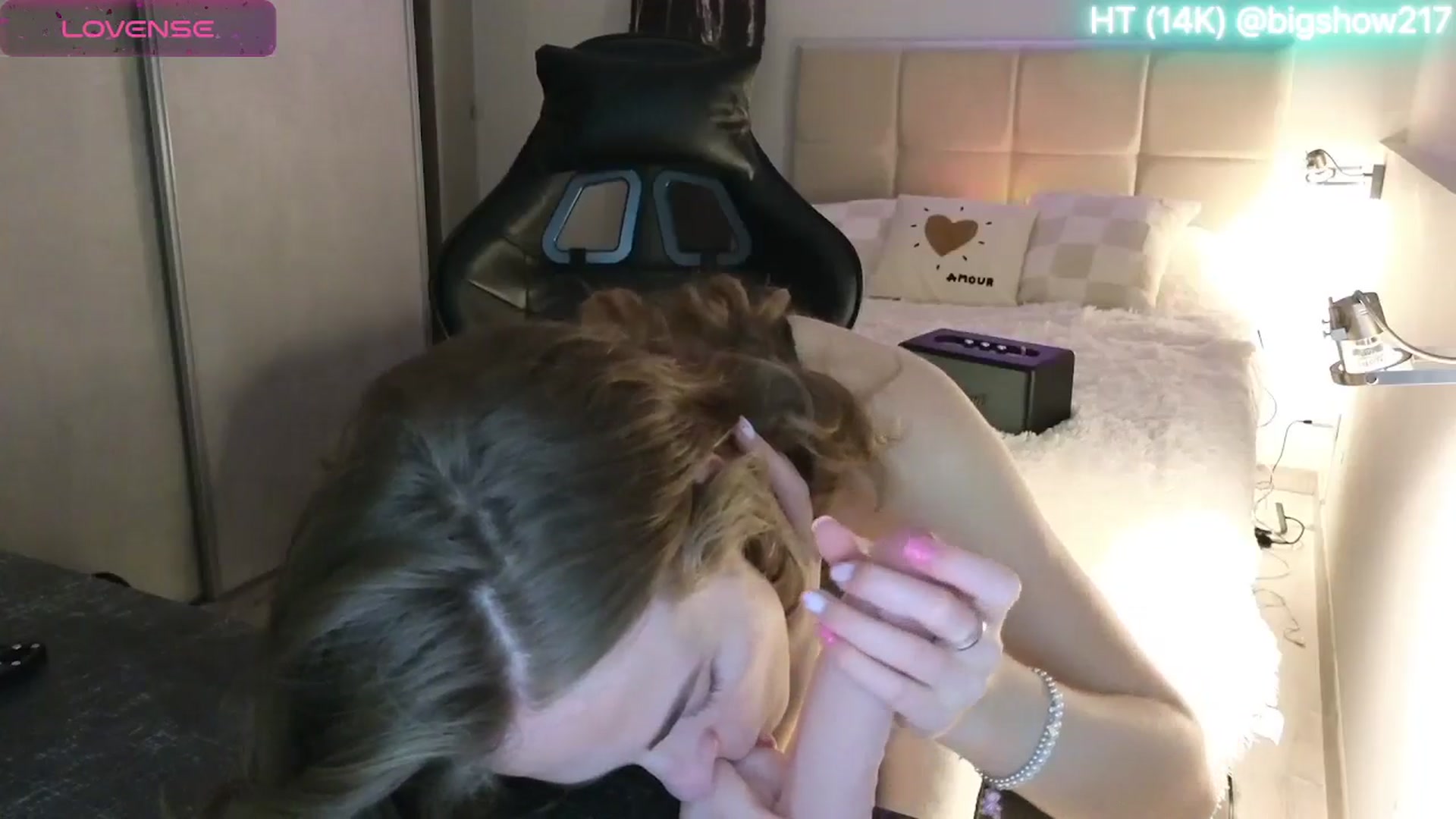 Gallery image thumbnail from Aliannaa's myfreecams stream on, 05/20/2025, 21:12 image 3 of 20